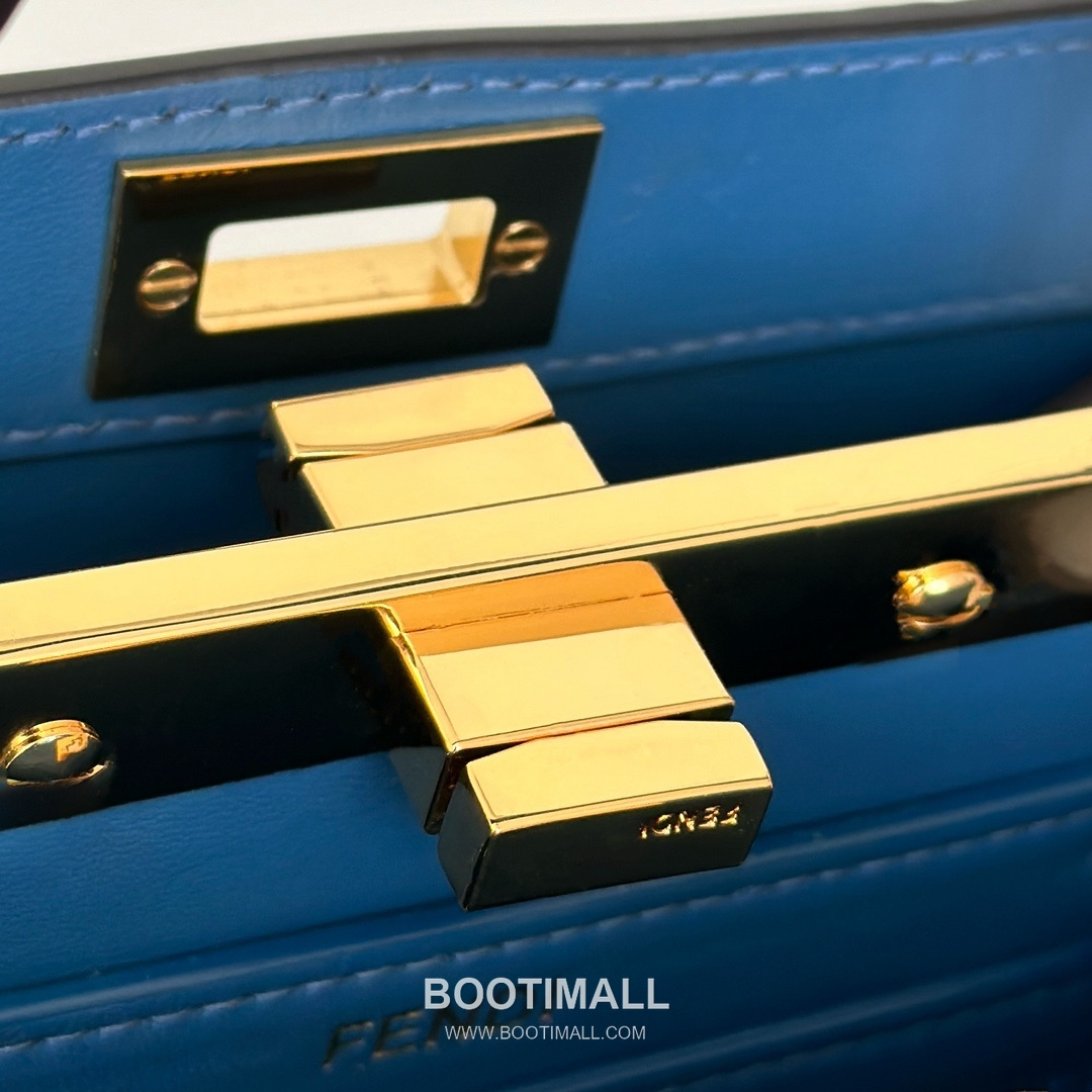 Fendi Peekaboo ISeeU Petite Ostrich Leather Top Handle Bag 펜디 피카부 아이씨유 쁘띠 오스트리치 레더 탑핸들백 20cm 11