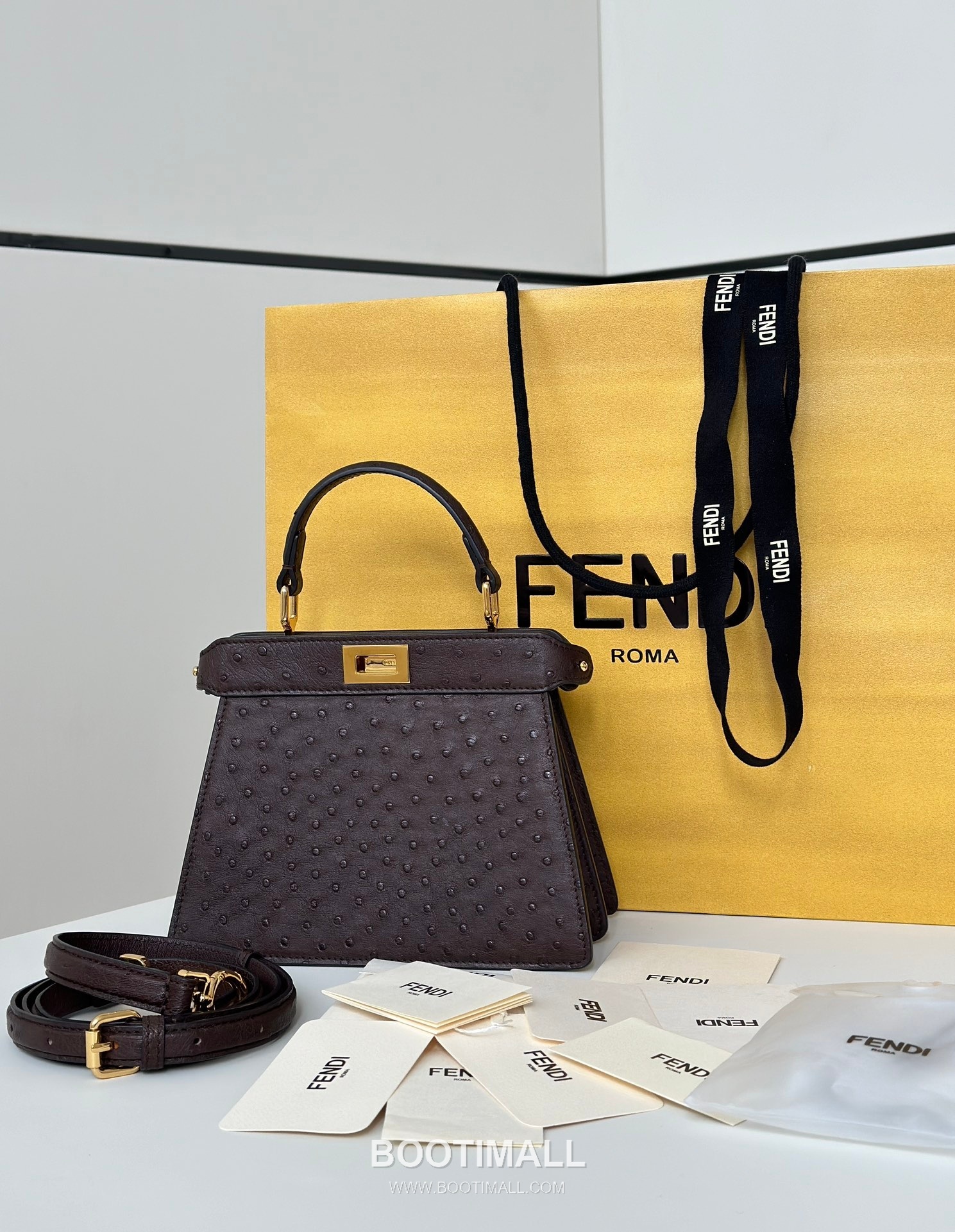 Fendi Peekaboo ISeeU Petite Ostrich Leather Top Handle Bag 펜디 피카부 아이씨유 쁘띠 오스트리치 레더 탑핸들백 20cm 6