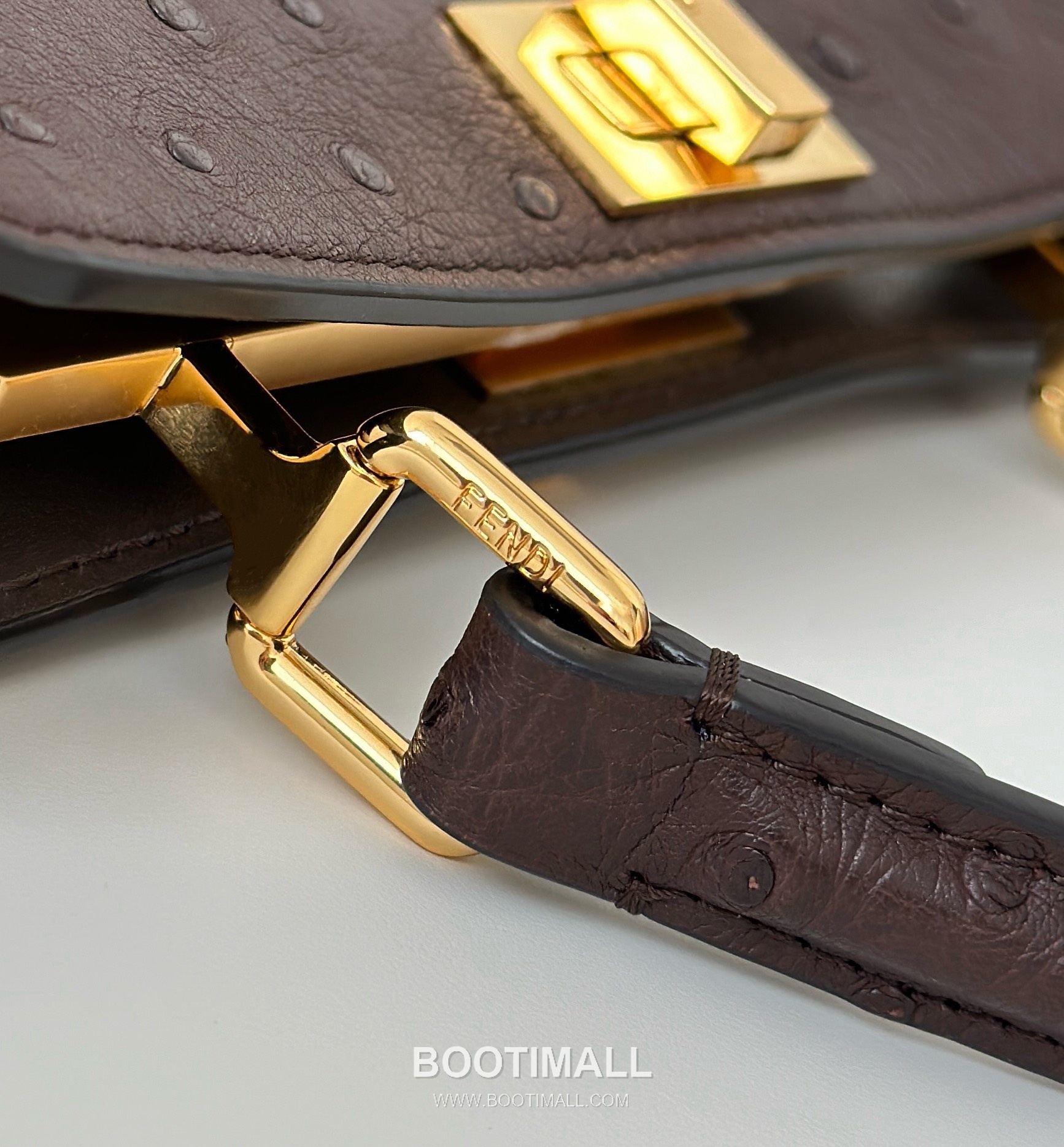 Fendi Peekaboo ISeeU Petite Ostrich Leather Top Handle Bag 펜디 피카부 아이씨유 쁘띠 오스트리치 레더 탑핸들백 20cm 10