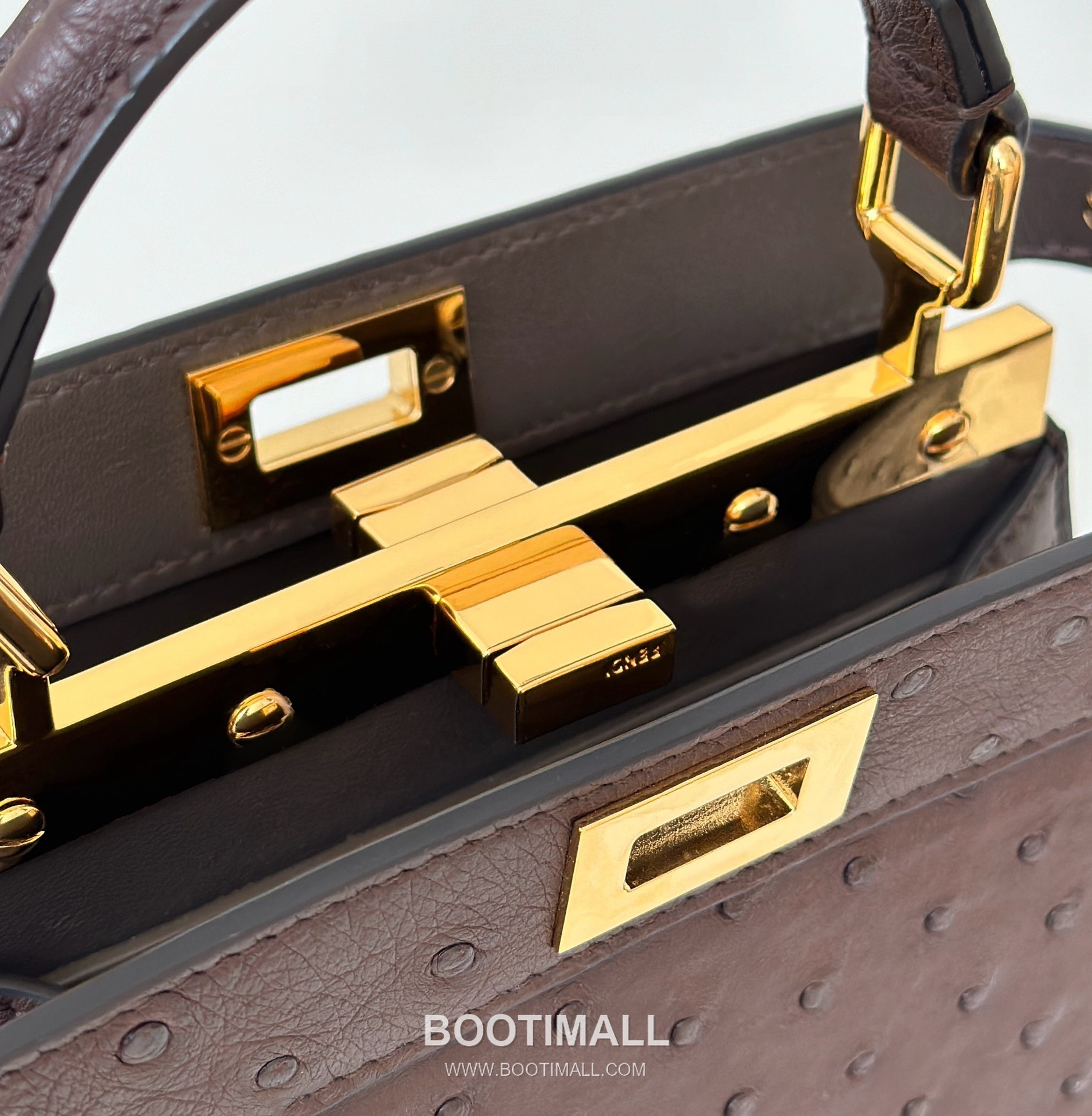 Fendi Peekaboo ISeeU Petite Ostrich Leather Top Handle Bag 펜디 피카부 아이씨유 쁘띠 오스트리치 레더 탑핸들백 20cm 11