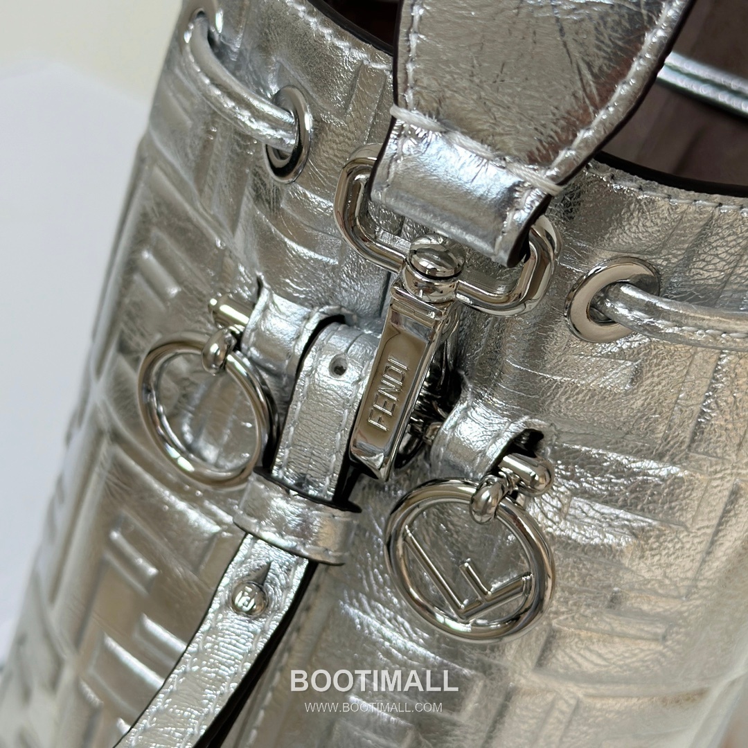 Fendi Mon Tresor FF Embossed Calfskin Bucket Bag 펜디 몽트레조르 FF 엠보스드 송아지가죽 버킷백 18cm 9