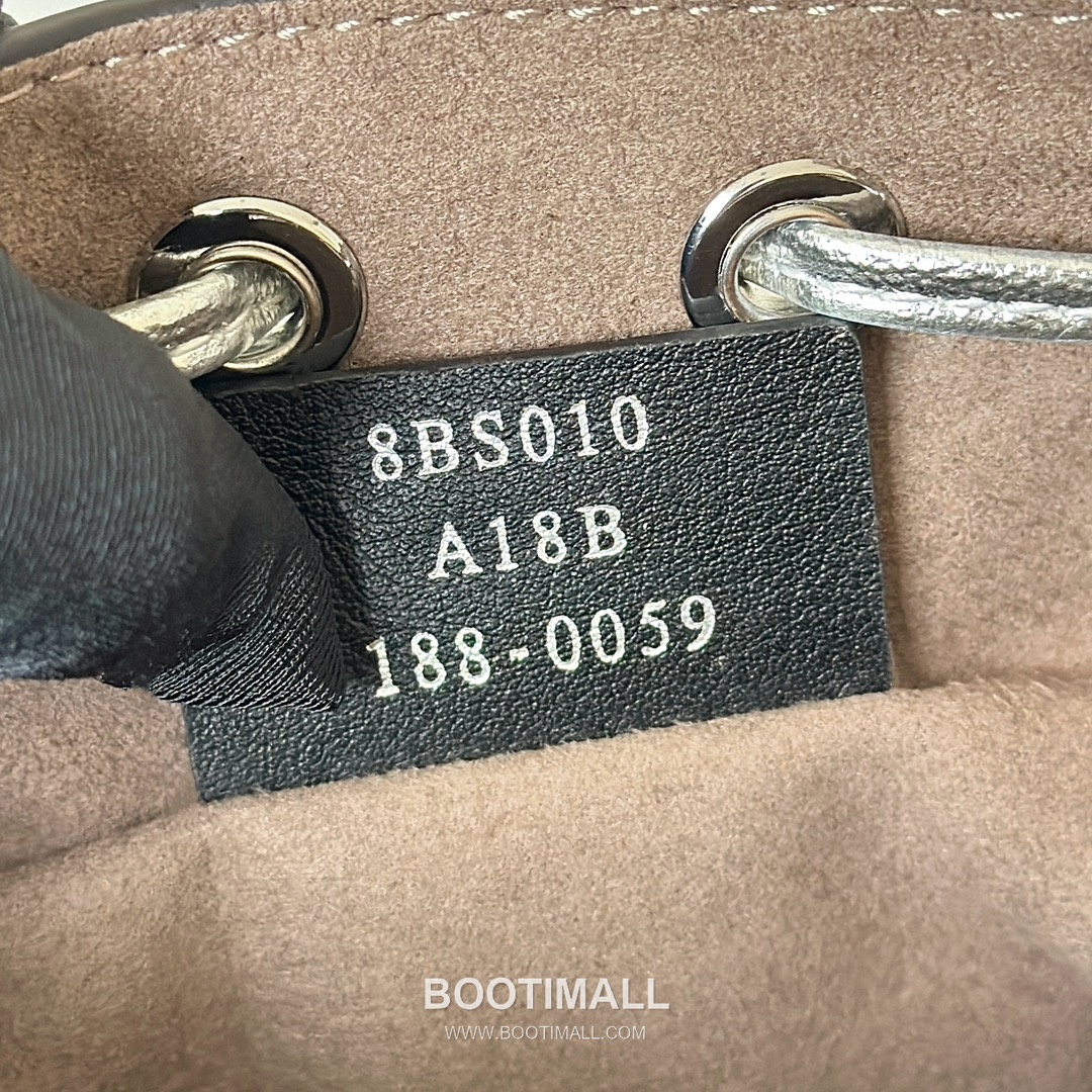 Fendi Mon Tresor FF Embossed Calfskin Bucket Bag 펜디 몽트레조르 FF 엠보스드 송아지가죽 버킷백 18cm 10