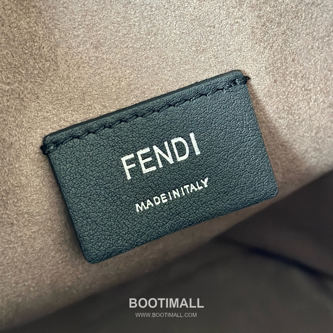 Fendi Mon Tresor FF Embossed Calfskin Bucket Bag 펜디 몽트레조르 FF 엠보스드 송아지가죽 버킷백 18cm 11