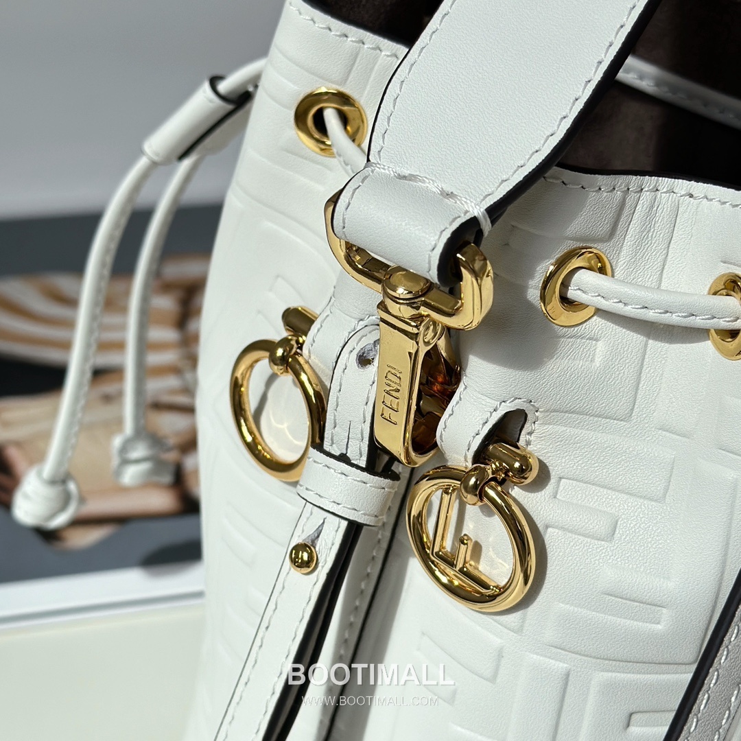 Fendi Mon Tresor FF Embossed Calfskin Bucket Bag 펜디 몽트레조르 FF 엠보스드 송아지가죽 버킷백 18cm 11