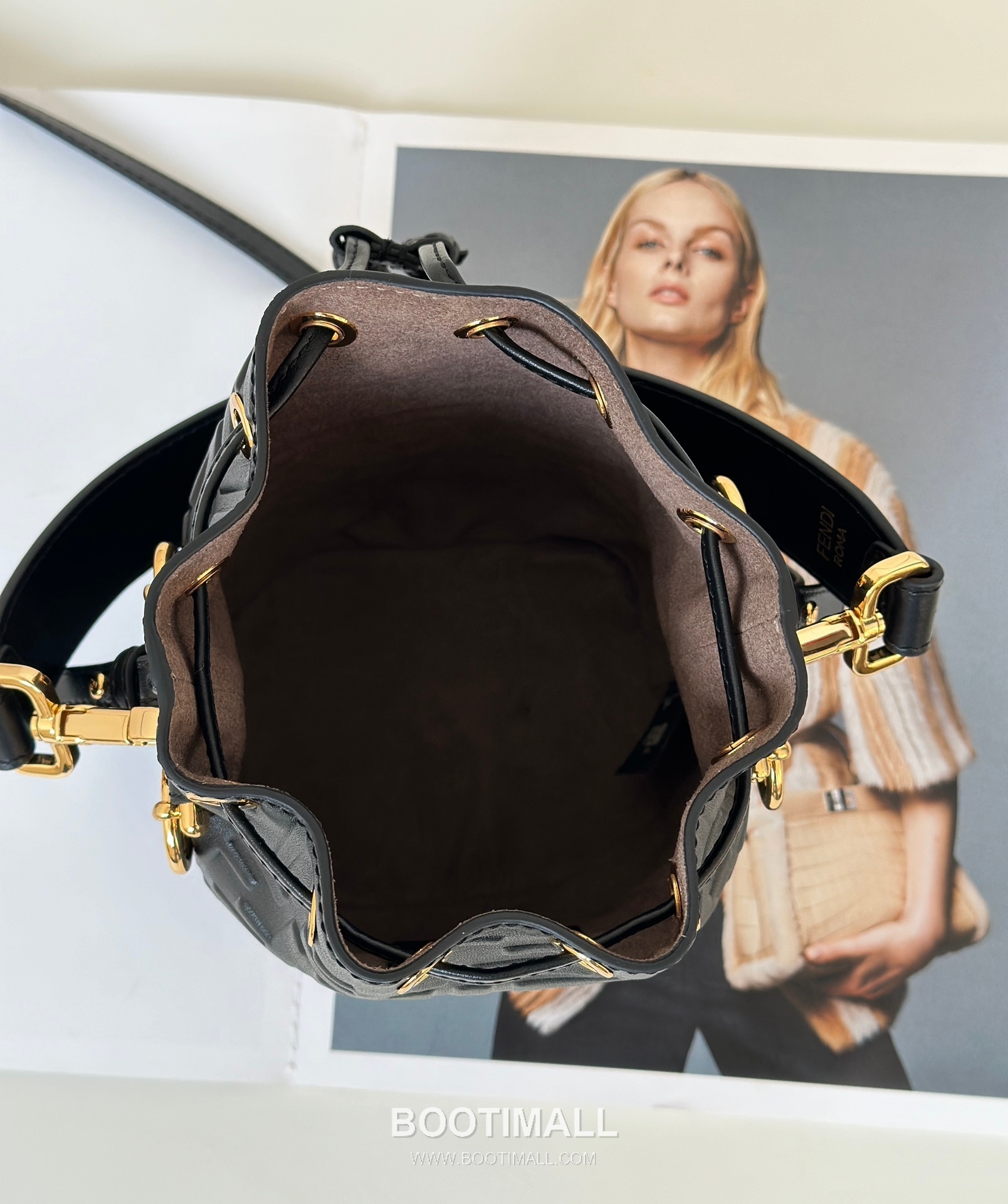 Fendi Mon Tresor FF Embossed Calfskin Bucket Bag 펜디 몽트레조르 FF 엠보스드 송아지가죽 버킷백 18cm 13