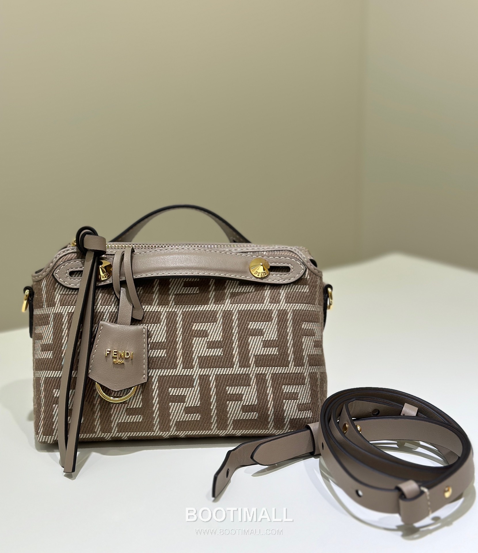 Fendi FF Jacquard Denim Boston Top Handle Bag 펜디 FF 자카드 데님 보스턴 탑핸들백 28cm 2