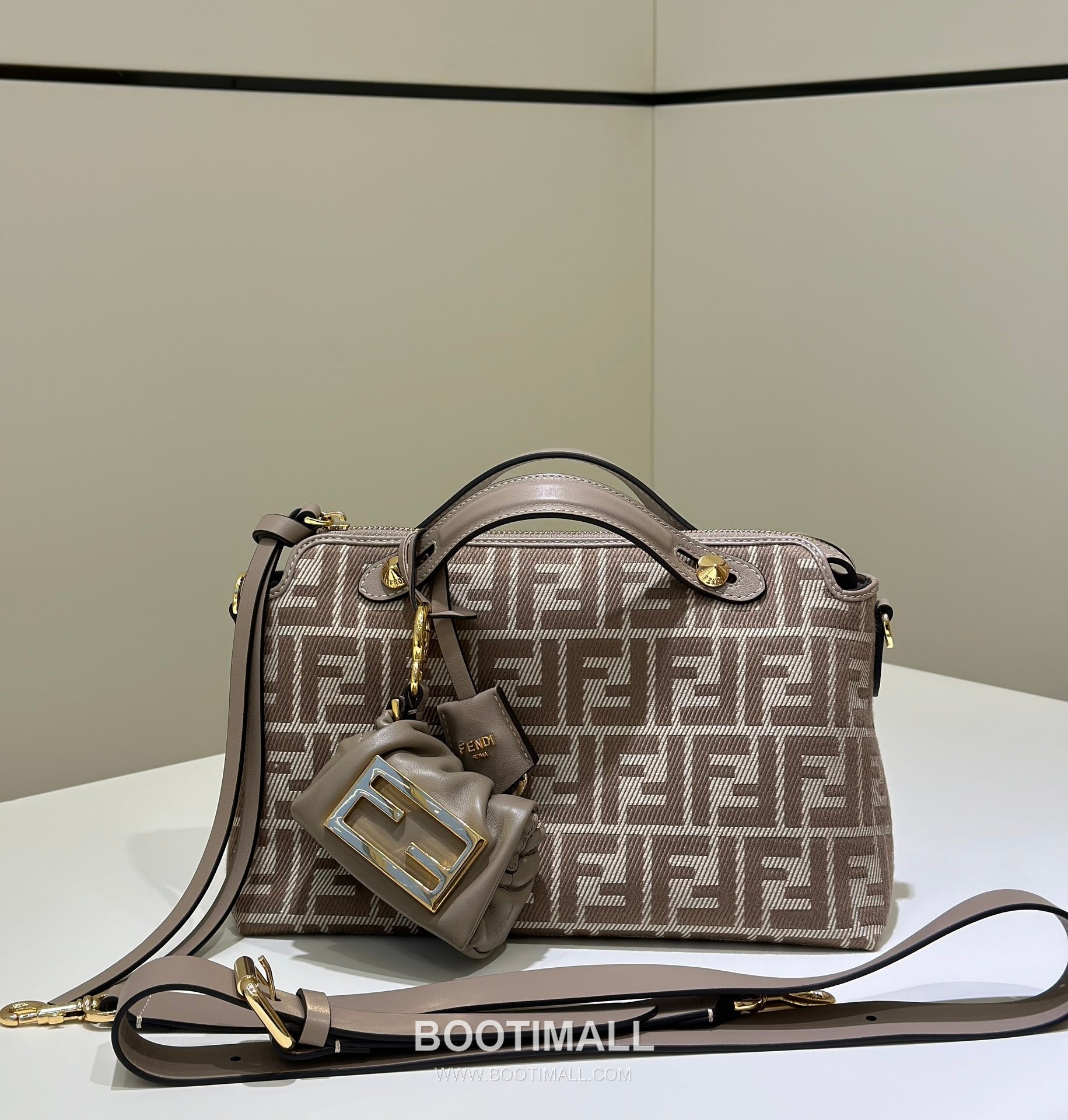 Fendi FF Jacquard Denim Boston Top Handle Bag 펜디 FF 자카드 데님 보스턴 탑핸들백 28cm 10