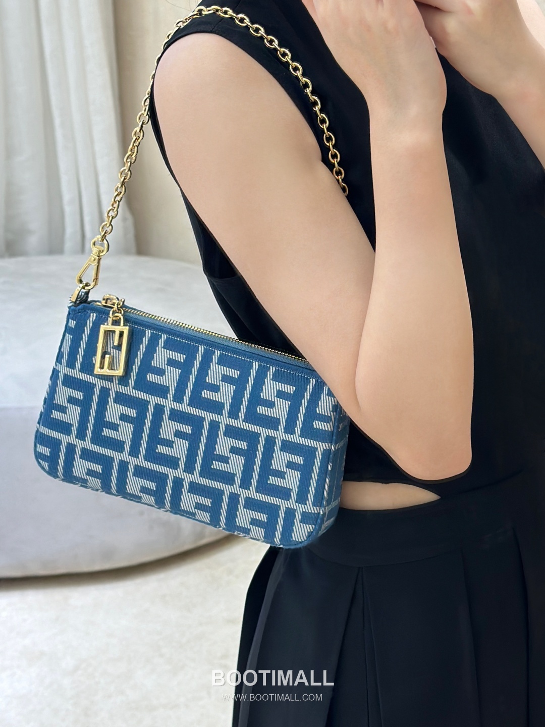 Fendi Baguette FF Jacquard Denim Clutch Bag 펜디 바게트 FF 자카드 데님 클러치백 20cm 1