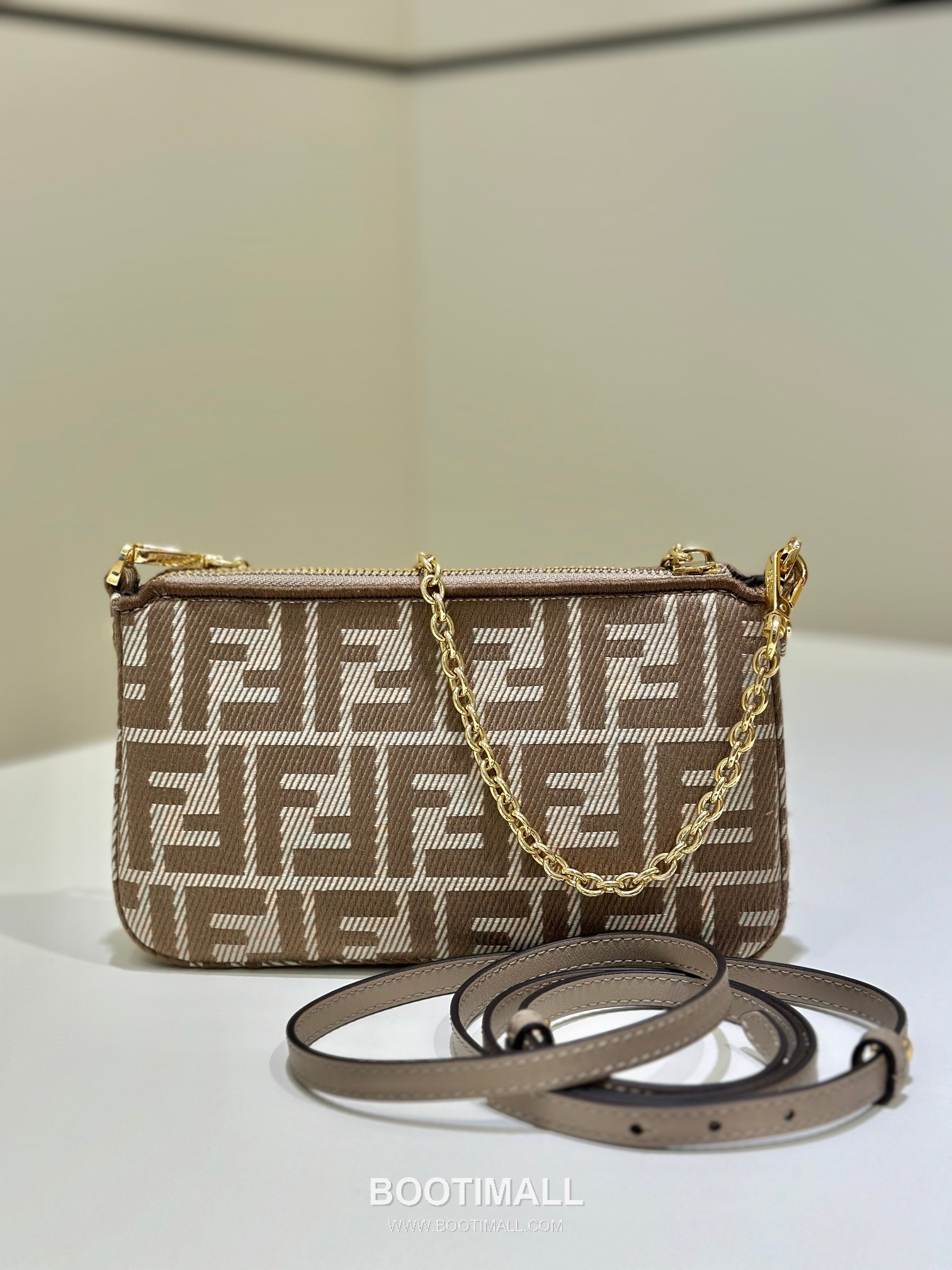 Fendi Baguette FF Jacquard Denim Clutch Bag 펜디 바게트 FF 자카드 데님 클러치백 20cm 2