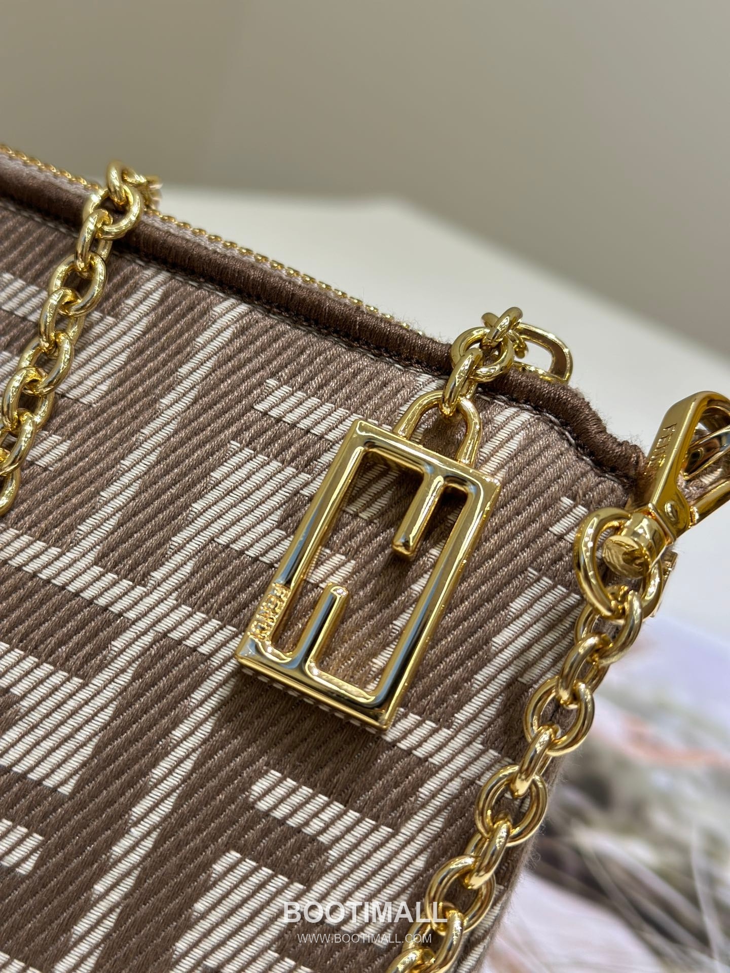 Fendi Baguette FF Jacquard Denim Clutch Bag 펜디 바게트 FF 자카드 데님 클러치백 20cm 3