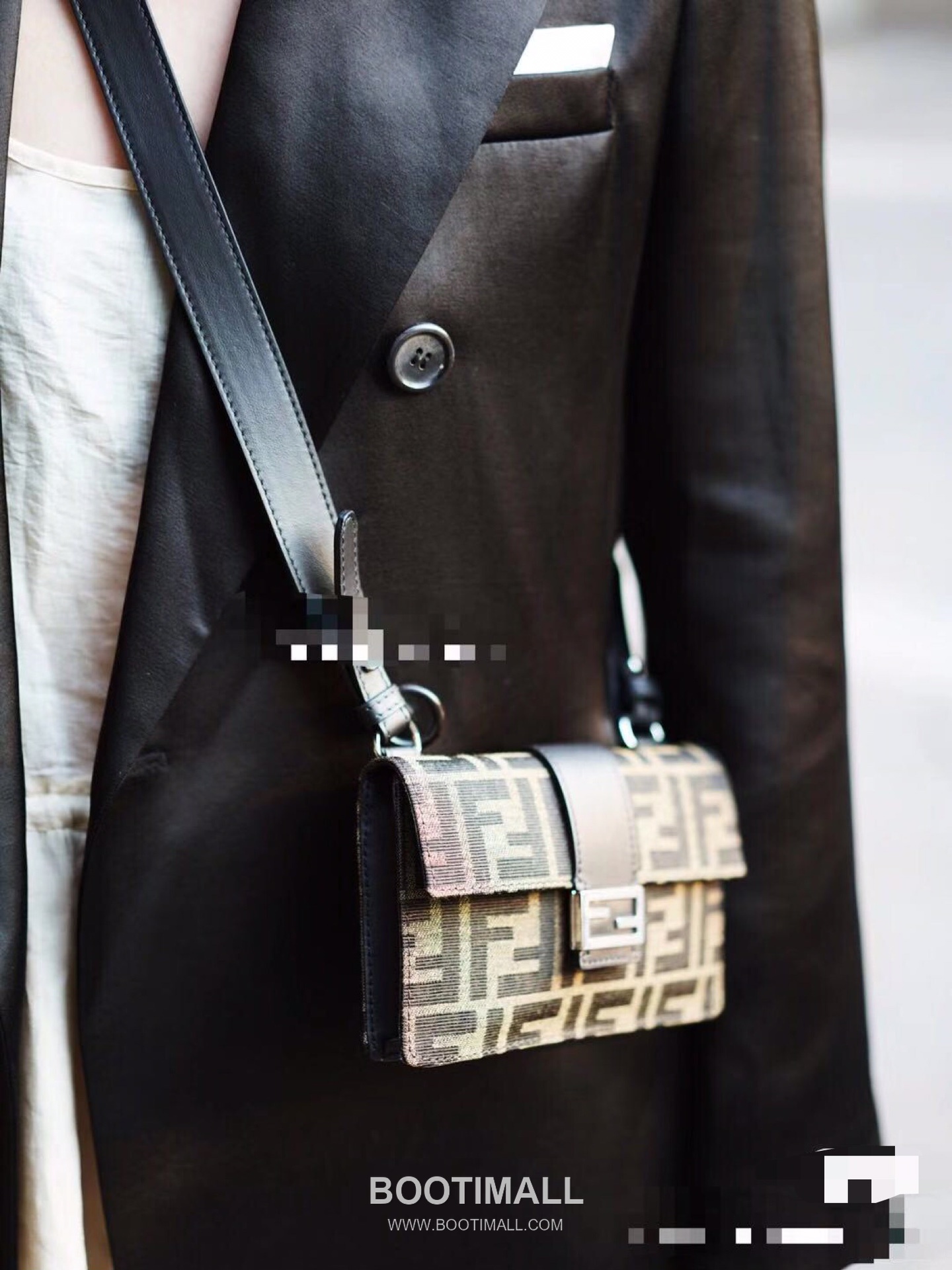 Fendi Compact Calfskin Multiway Mini Bag 펜디 컴팩트 송아지가죽 멀티웨이 미니백 17cm 3