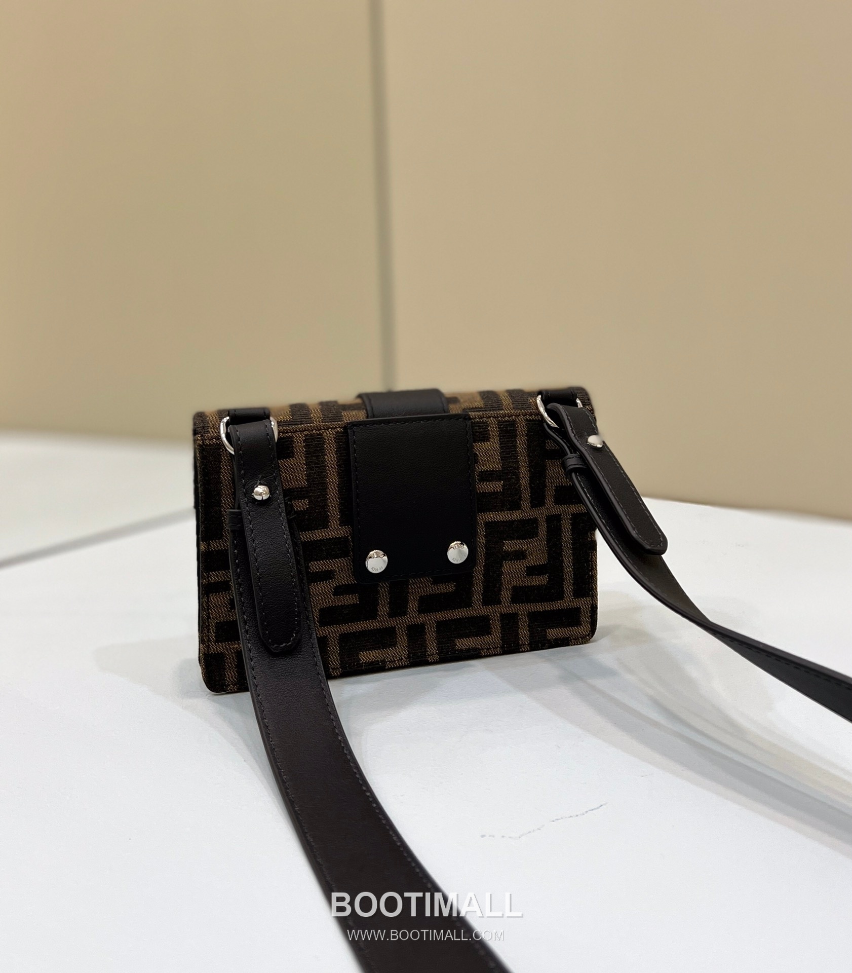 Fendi Compact Calfskin Multiway Mini Bag 펜디 컴팩트 송아지가죽 멀티웨이 미니백 17cm 9