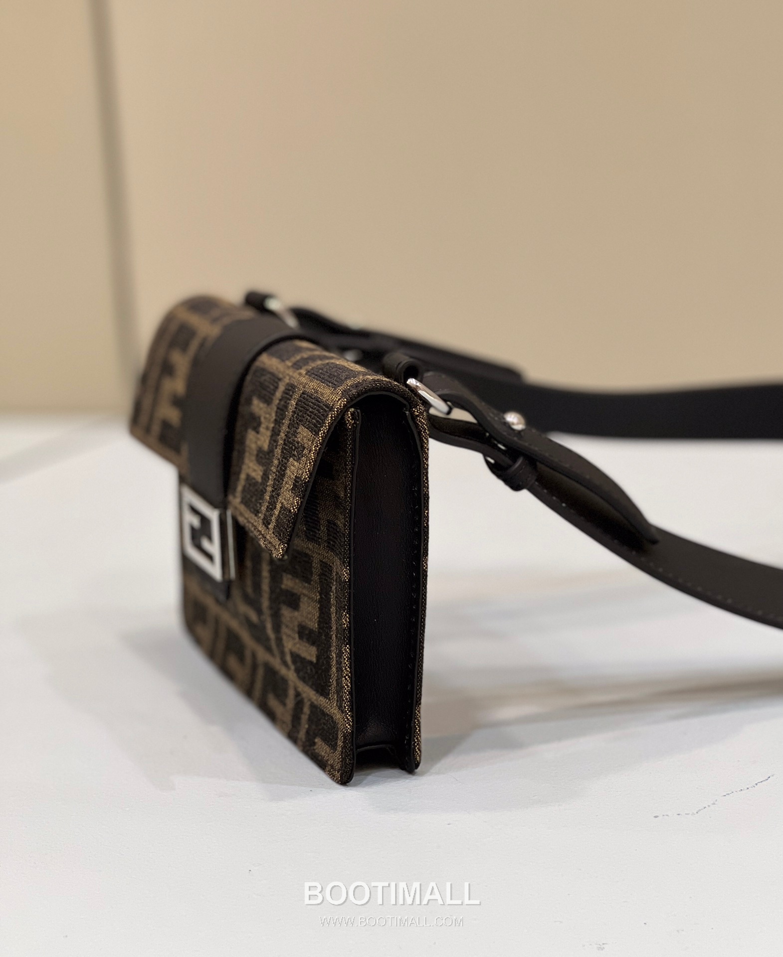 Fendi Compact Calfskin Multiway Mini Bag 펜디 컴팩트 송아지가죽 멀티웨이 미니백 17cm 10