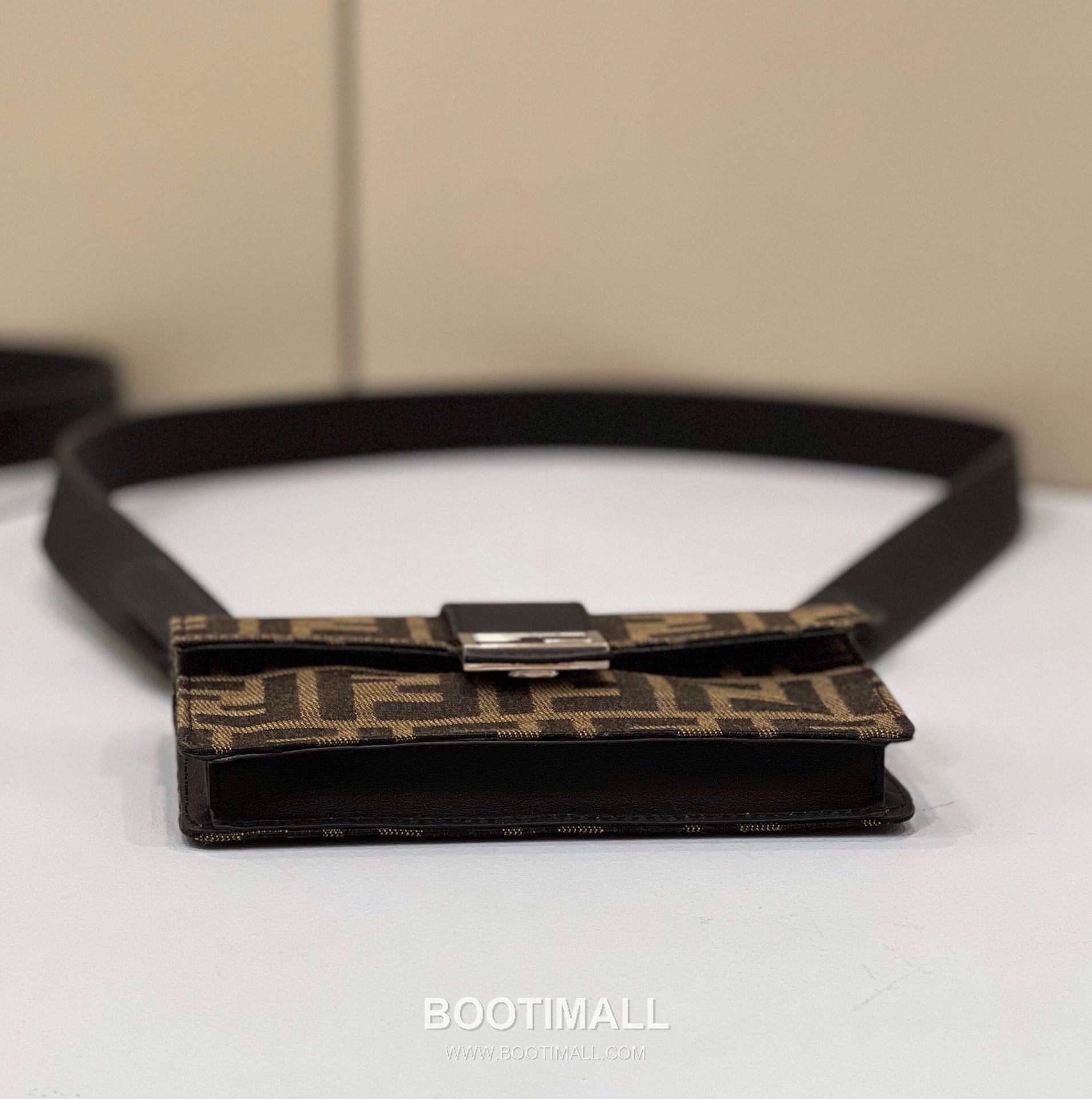 Fendi Compact Calfskin Multiway Mini Bag 펜디 컴팩트 송아지가죽 멀티웨이 미니백 17cm 11