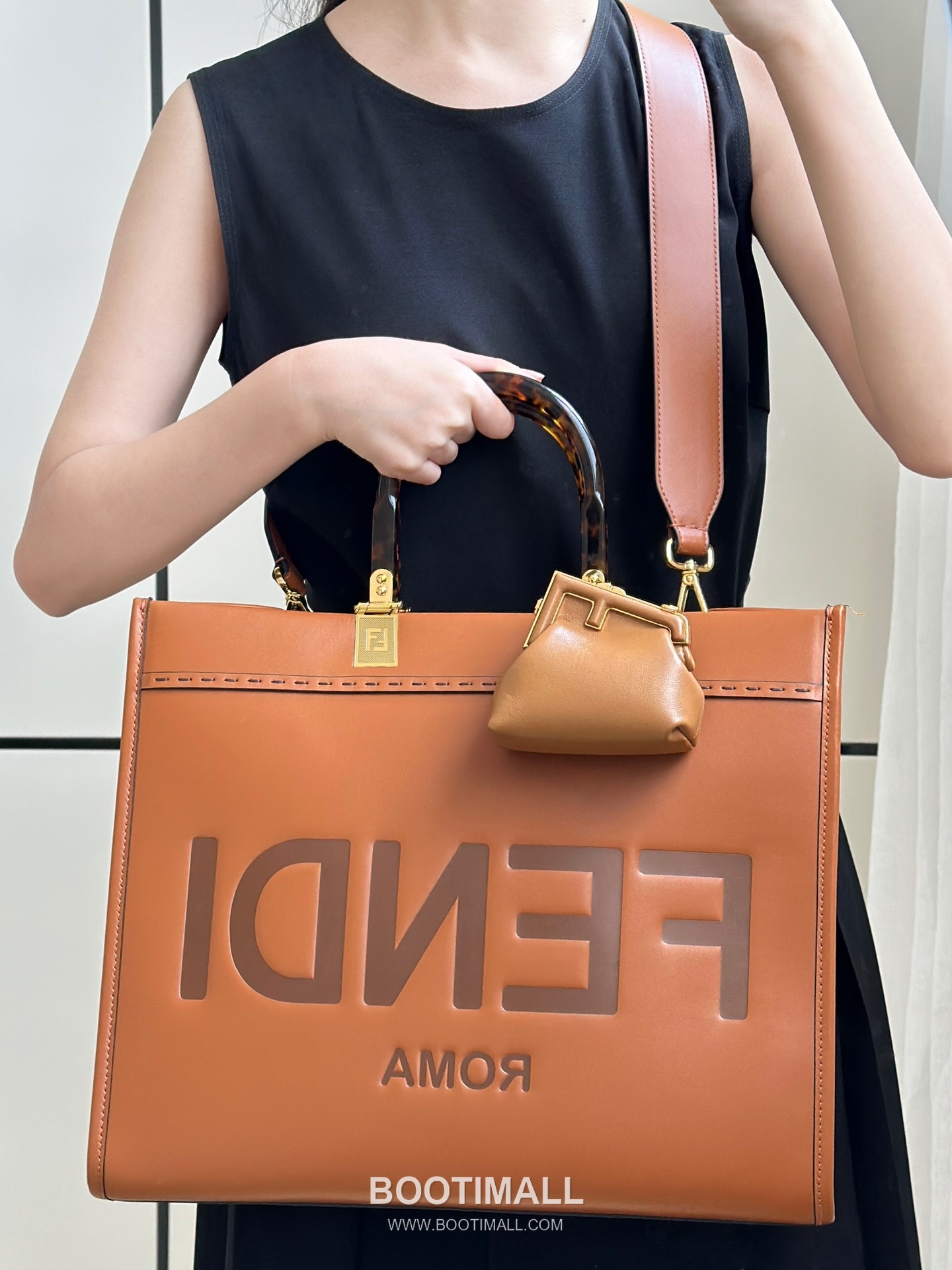 Fendi Sunshine Roma Embossed Amber Shopper Bag 펜디 선샤인 로마 엠보싱 앰버 쇼퍼백 36cm 7