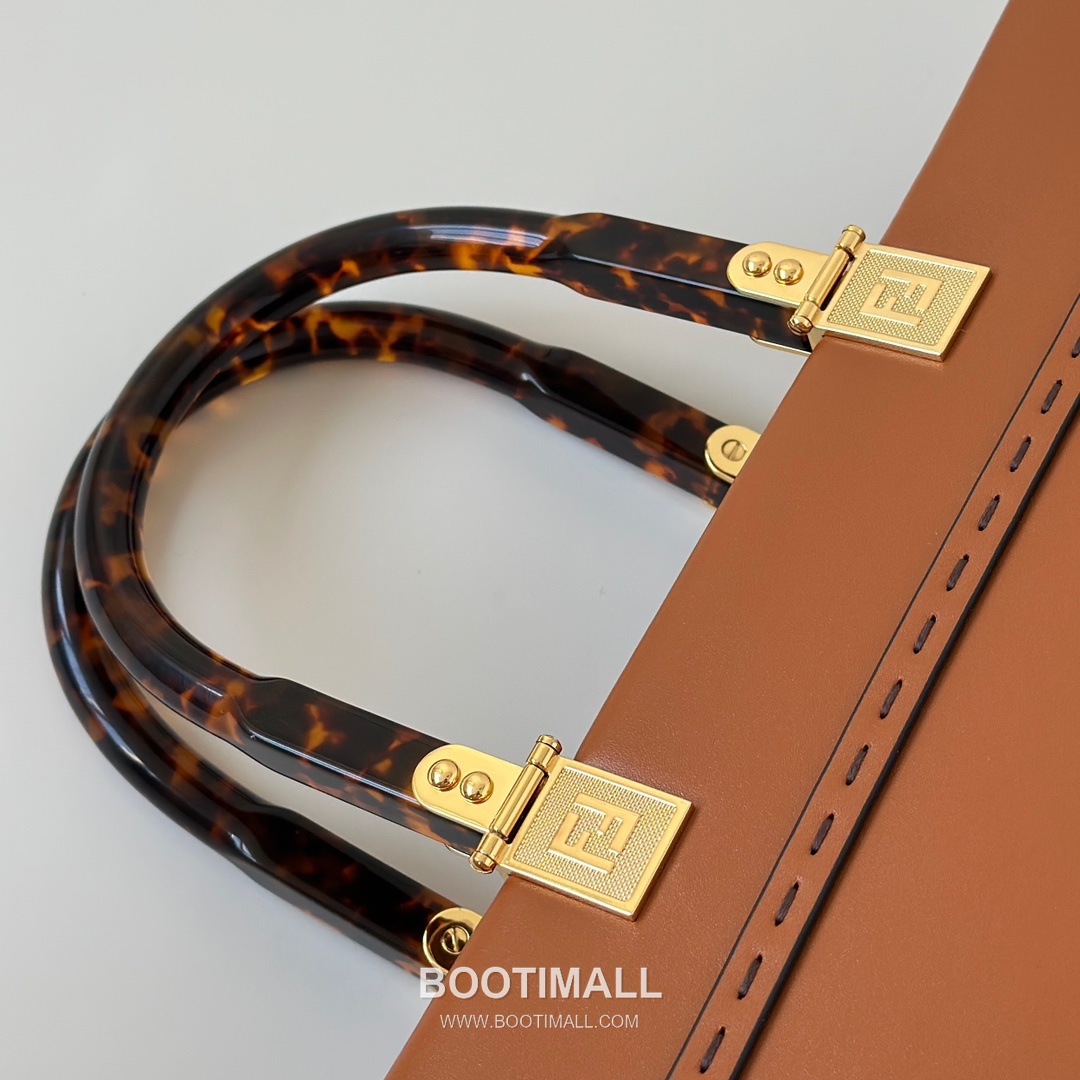 Fendi Sunshine Roma Embossed Amber Shopper Bag 펜디 선샤인 로마 엠보싱 앰버 쇼퍼백 36cm 14