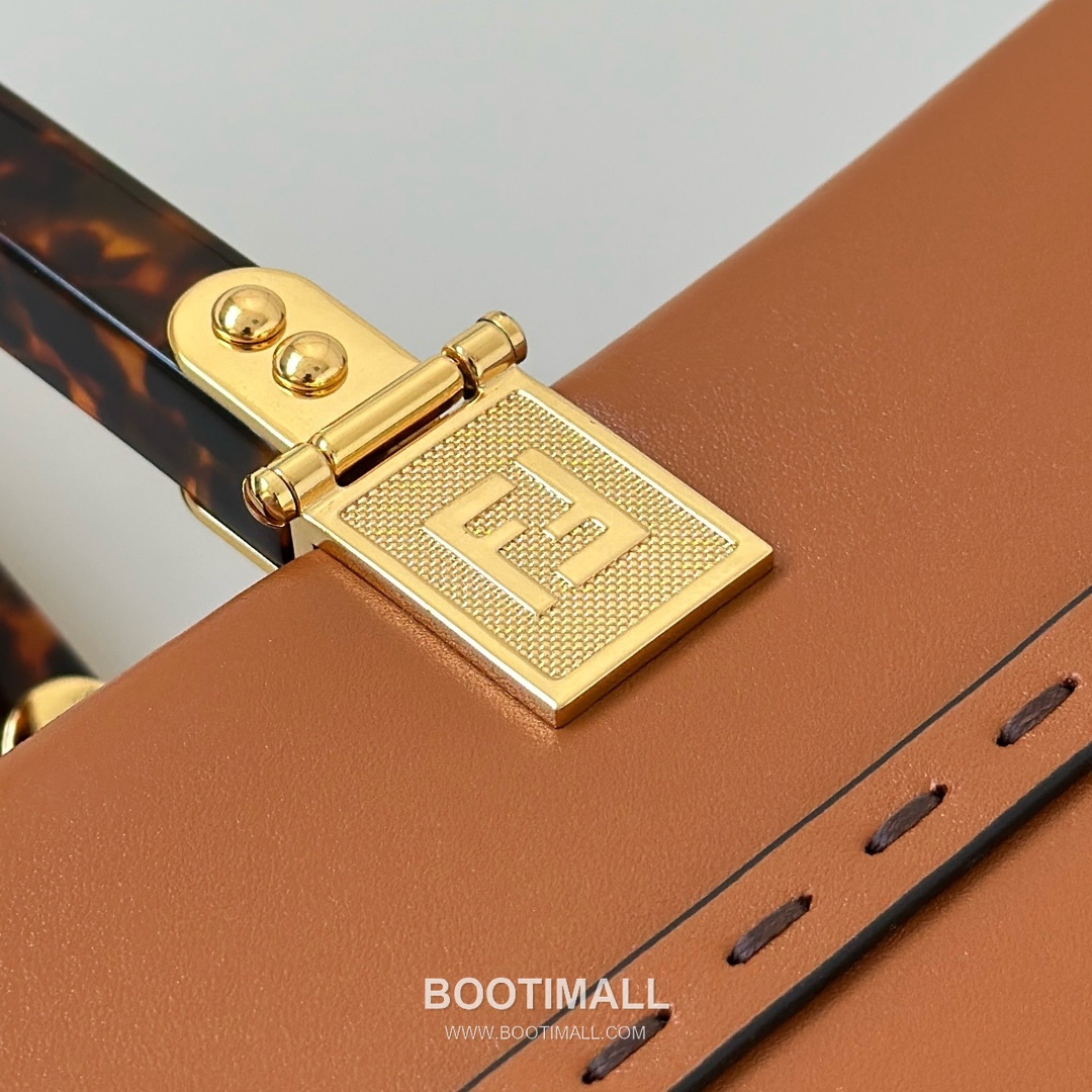 Fendi Sunshine Roma Embossed Amber Shopper Bag 펜디 선샤인 로마 엠보싱 앰버 쇼퍼백 36cm 16