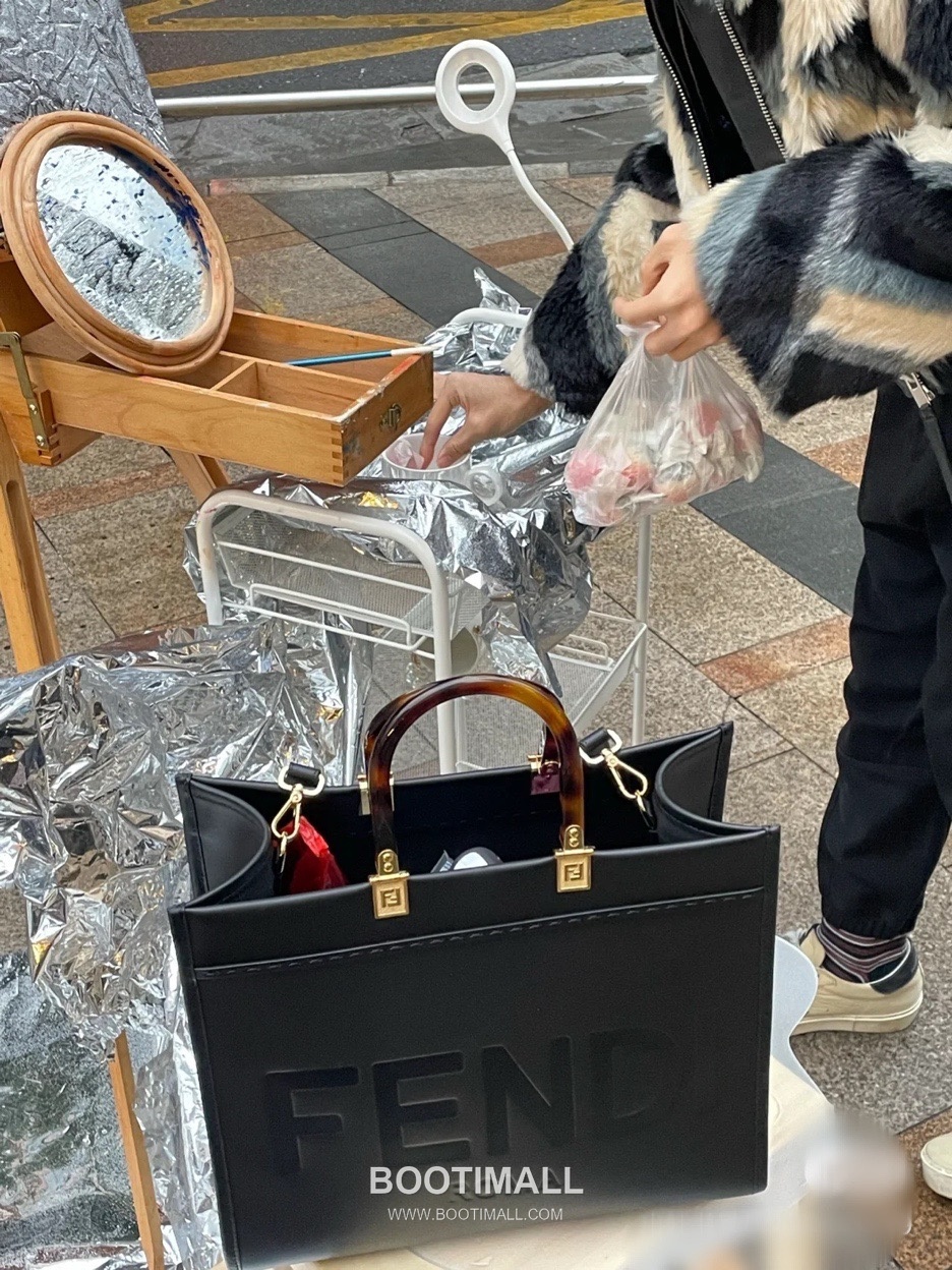 Fendi Sunshine Roma Embossed Amber Shopper Bag 펜디 선샤인 로마 엠보싱 앰버 쇼퍼백 36cm 3