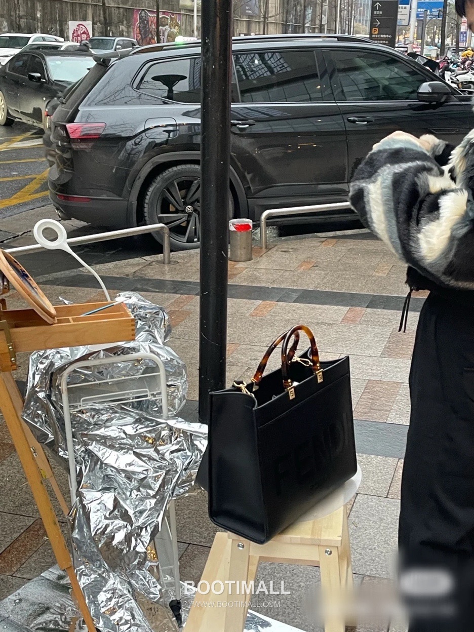 Fendi Sunshine Roma Embossed Amber Shopper Bag 펜디 선샤인 로마 엠보싱 앰버 쇼퍼백 36cm 4