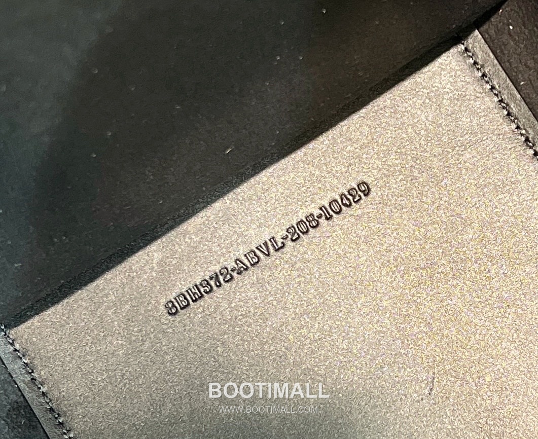 Fendi Sunshine Roma Embossed Amber Shopper Bag 펜디 선샤인 로마 엠보싱 앰버 쇼퍼백 36cm 13