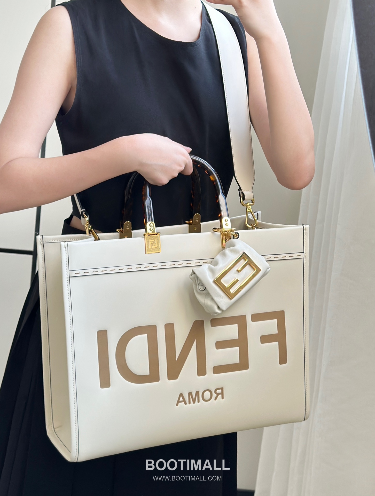 Fendi Sunshine Roma Embossed Amber Shopper Bag 펜디 선샤인 로마 엠보싱 앰버 쇼퍼백 36cm 2