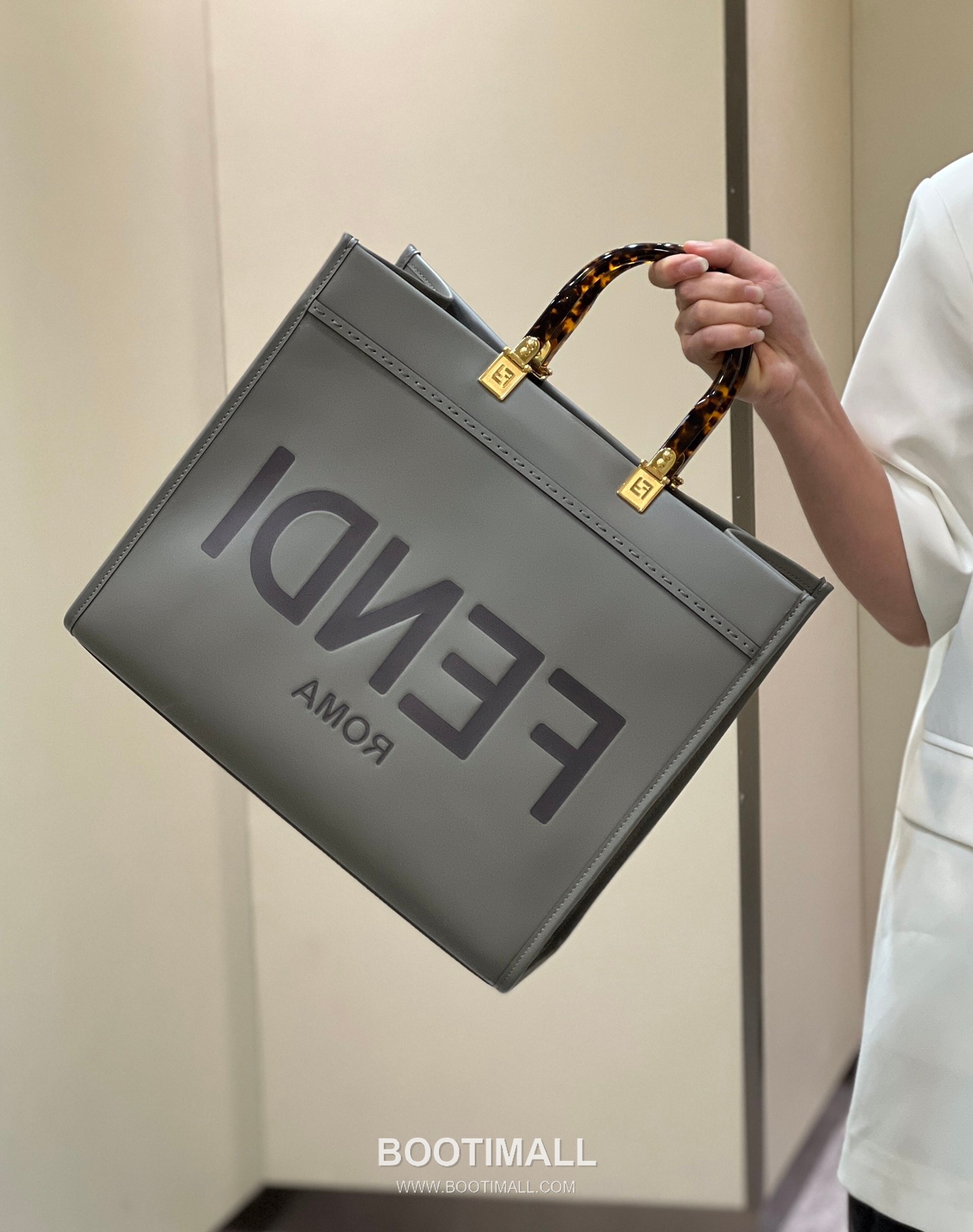Fendi Amber Handle Shopper Cowhide Gray Bag 펜디 앰버 핸들 쇼퍼 소가죽 그레이 36cm 6