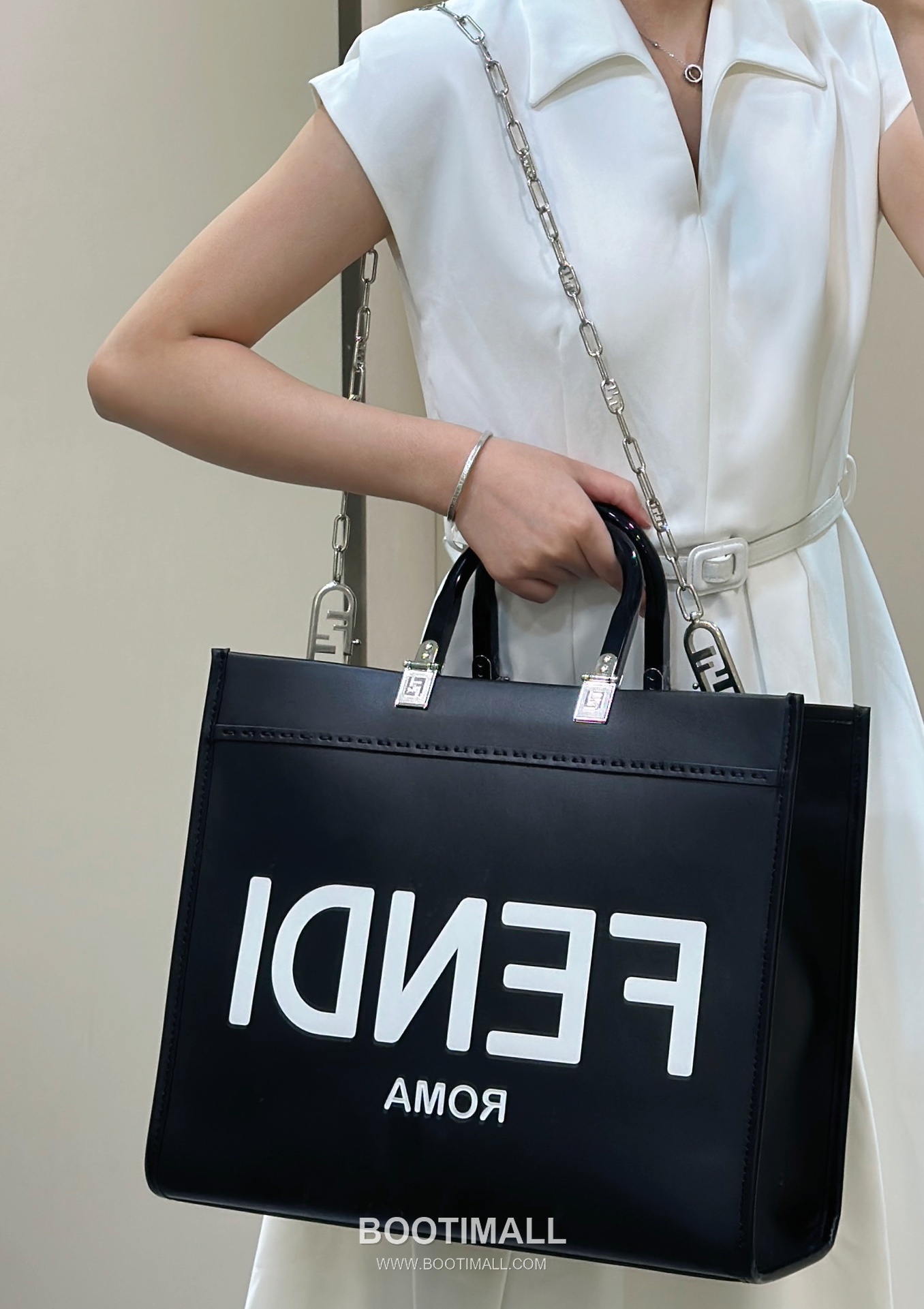 Fendi Embossed Logo Shopper Cowhide Black Bag 펜디 엠보 로고 쇼퍼 소가죽 블랙 35cm 3
