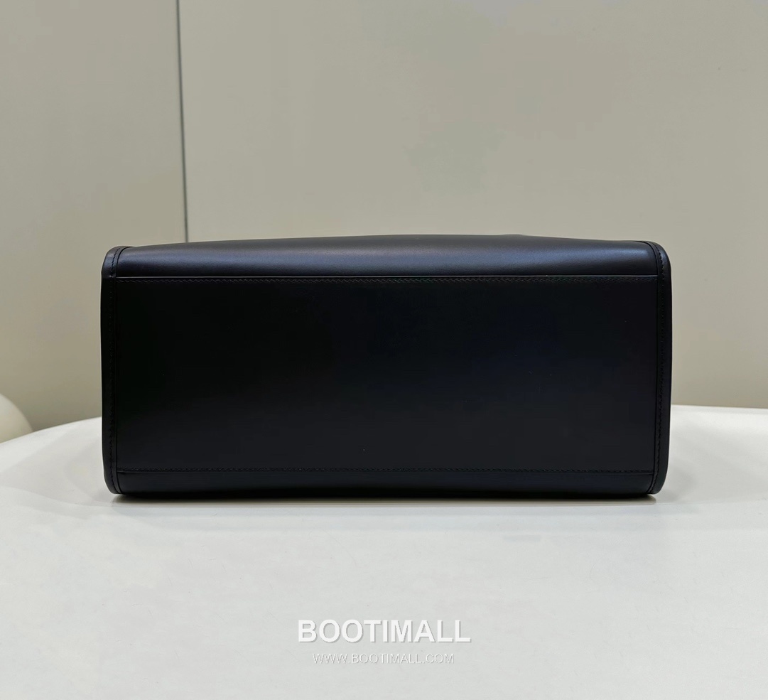 Fendi Embossed Logo Shopper Cowhide Black Bag 펜디 엠보 로고 쇼퍼 소가죽 블랙 35cm 10