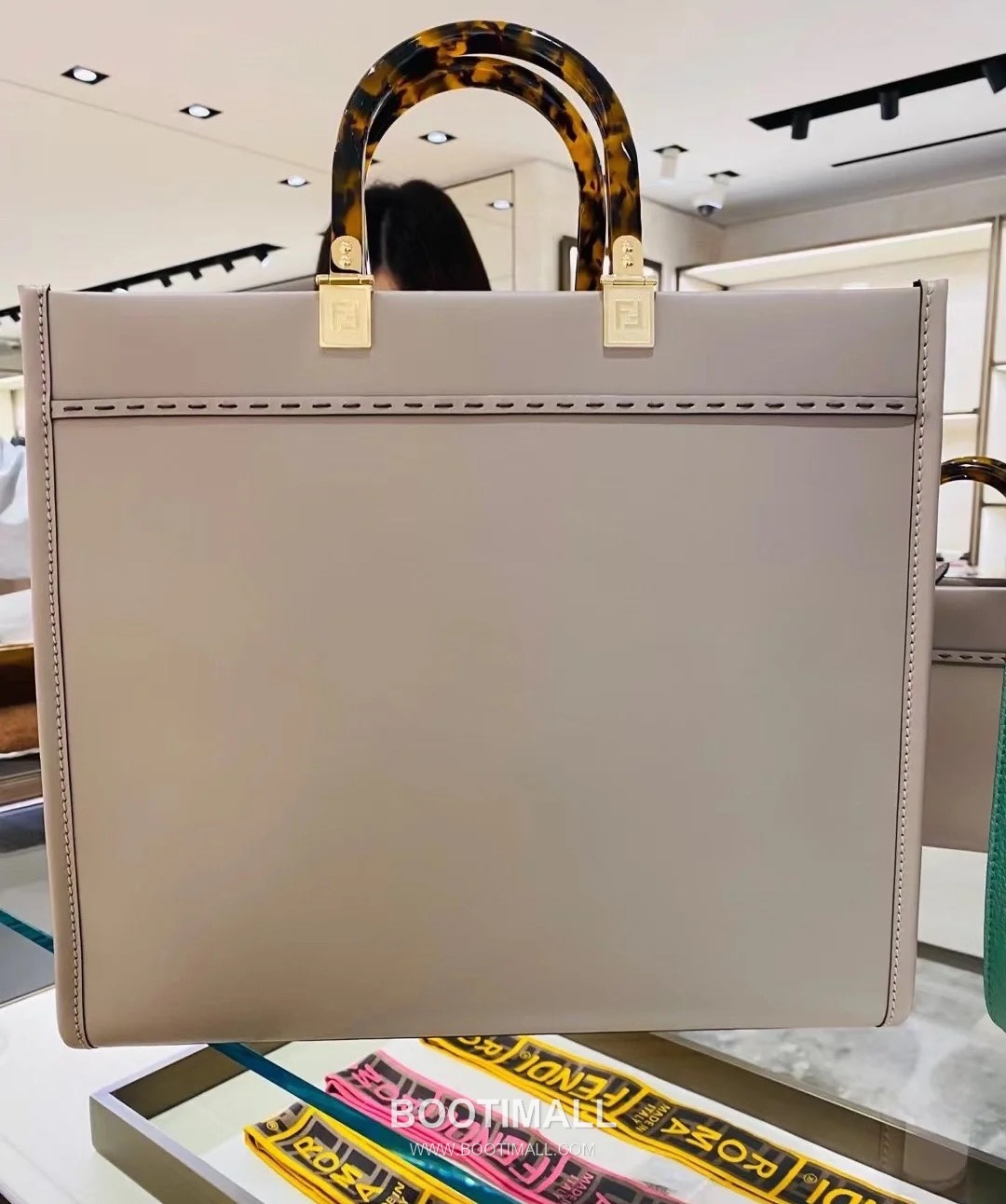 Fendi Amber Handle Shopper Cowhide Bag 펜디 앰버 핸들 쇼퍼 소가죽 36cm 2