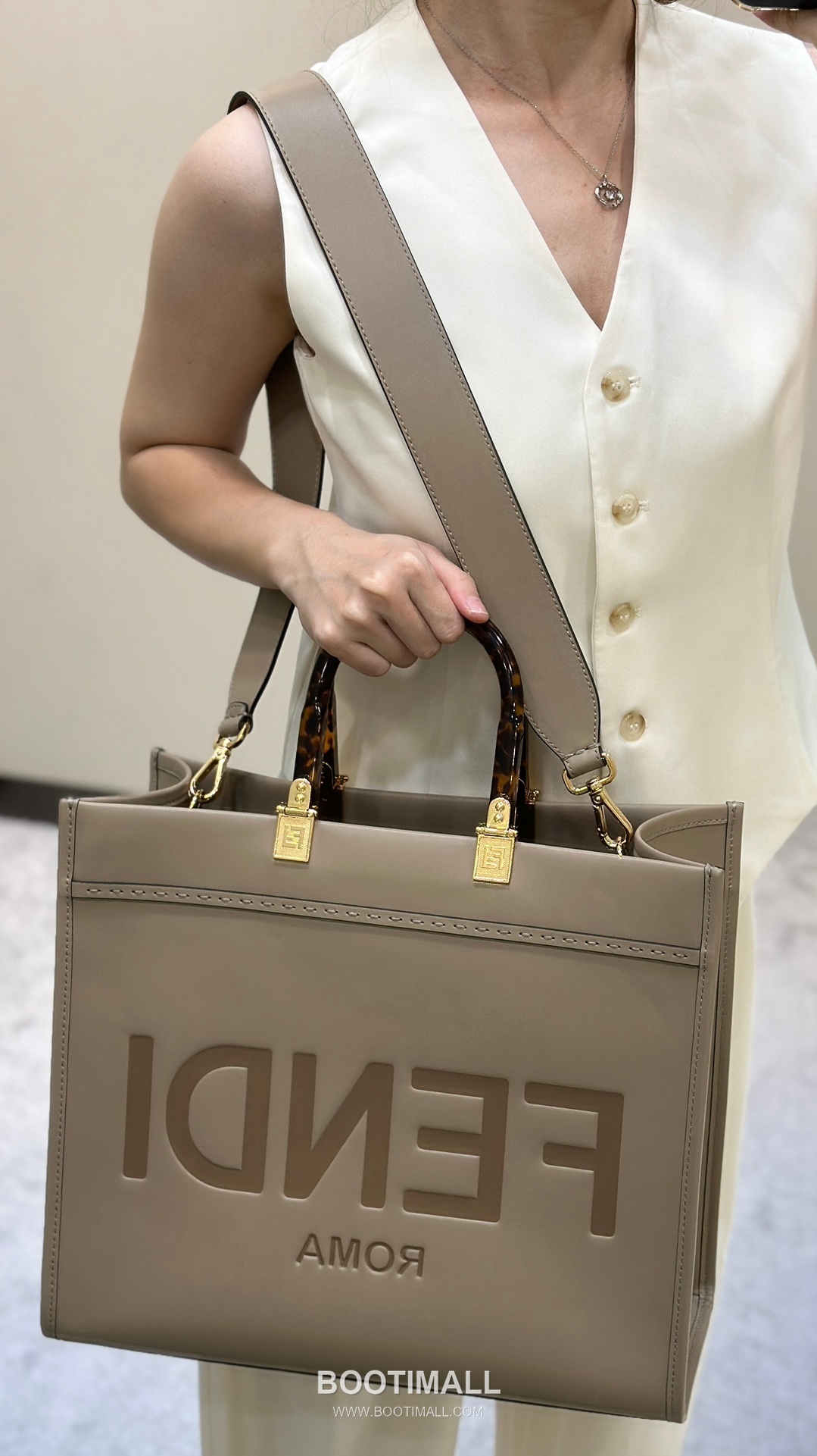 Fendi Amber Handle Shopper Cowhide Bag 펜디 앰버 핸들 쇼퍼 소가죽 36cm 4