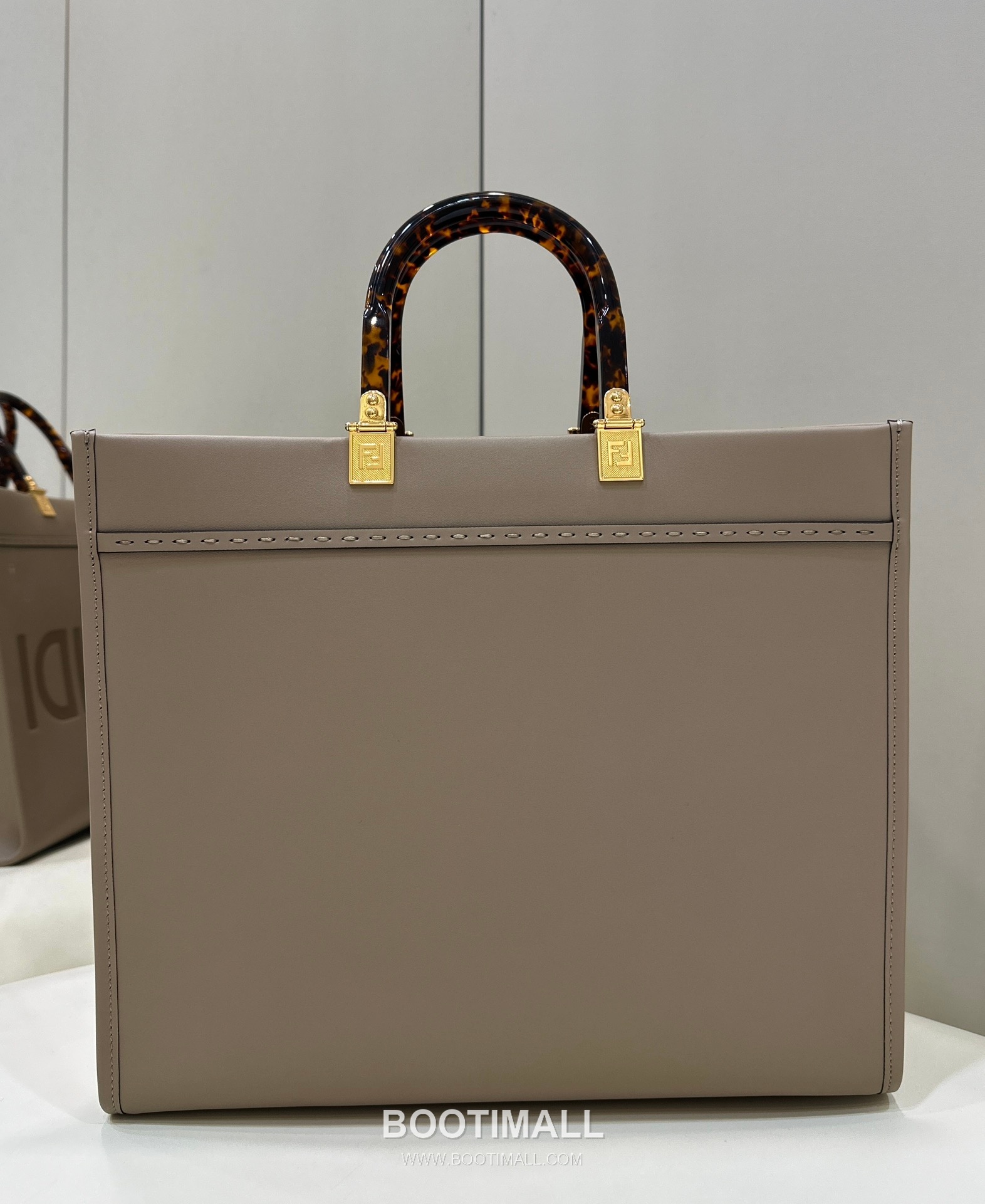 Fendi Amber Handle Shopper Cowhide Bag 펜디 앰버 핸들 쇼퍼 소가죽 36cm 10