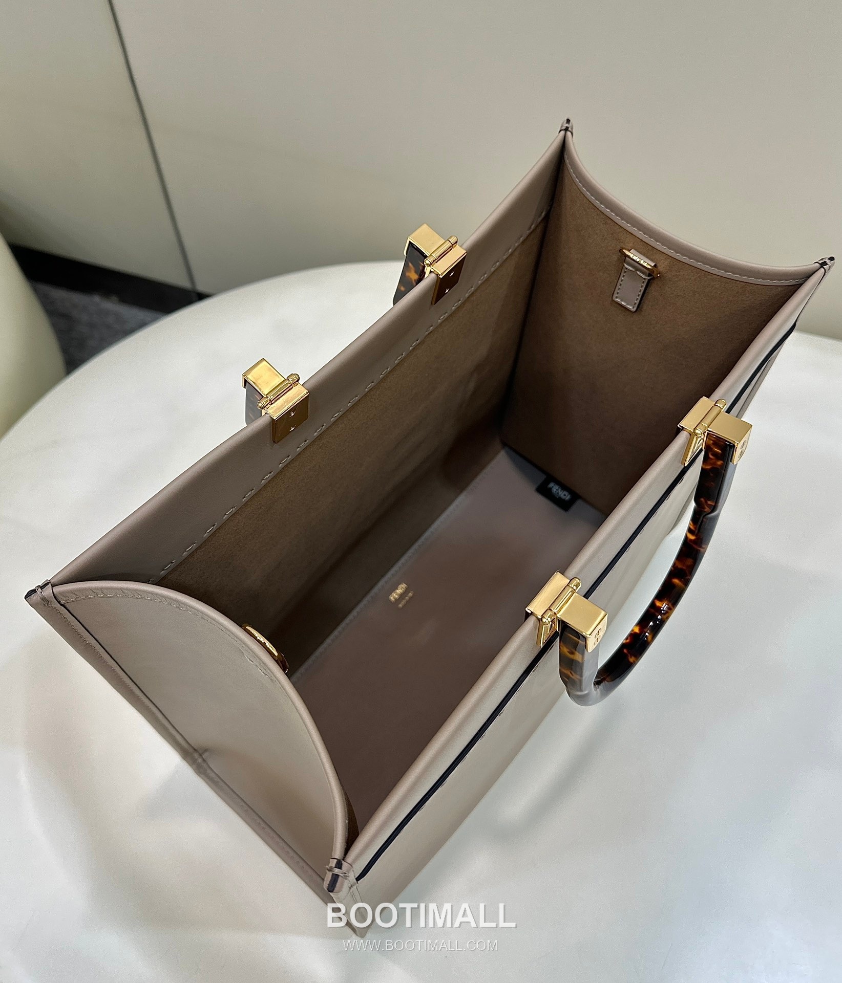 Fendi Amber Handle Shopper Cowhide Bag 펜디 앰버 핸들 쇼퍼 소가죽 36cm 16