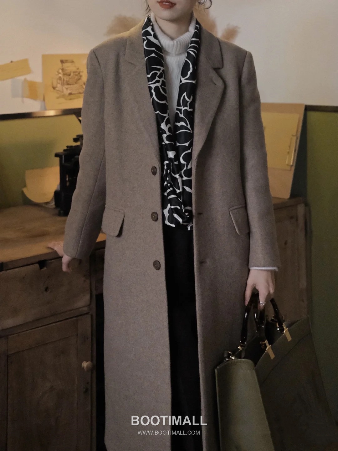 Fendi Amber Handle Shopping Cowhide Olive Green Shopper Bag 펜디 앰버 핸들 쇼핑 소가죽 올리브 그린 쇼퍼백 36cm 4