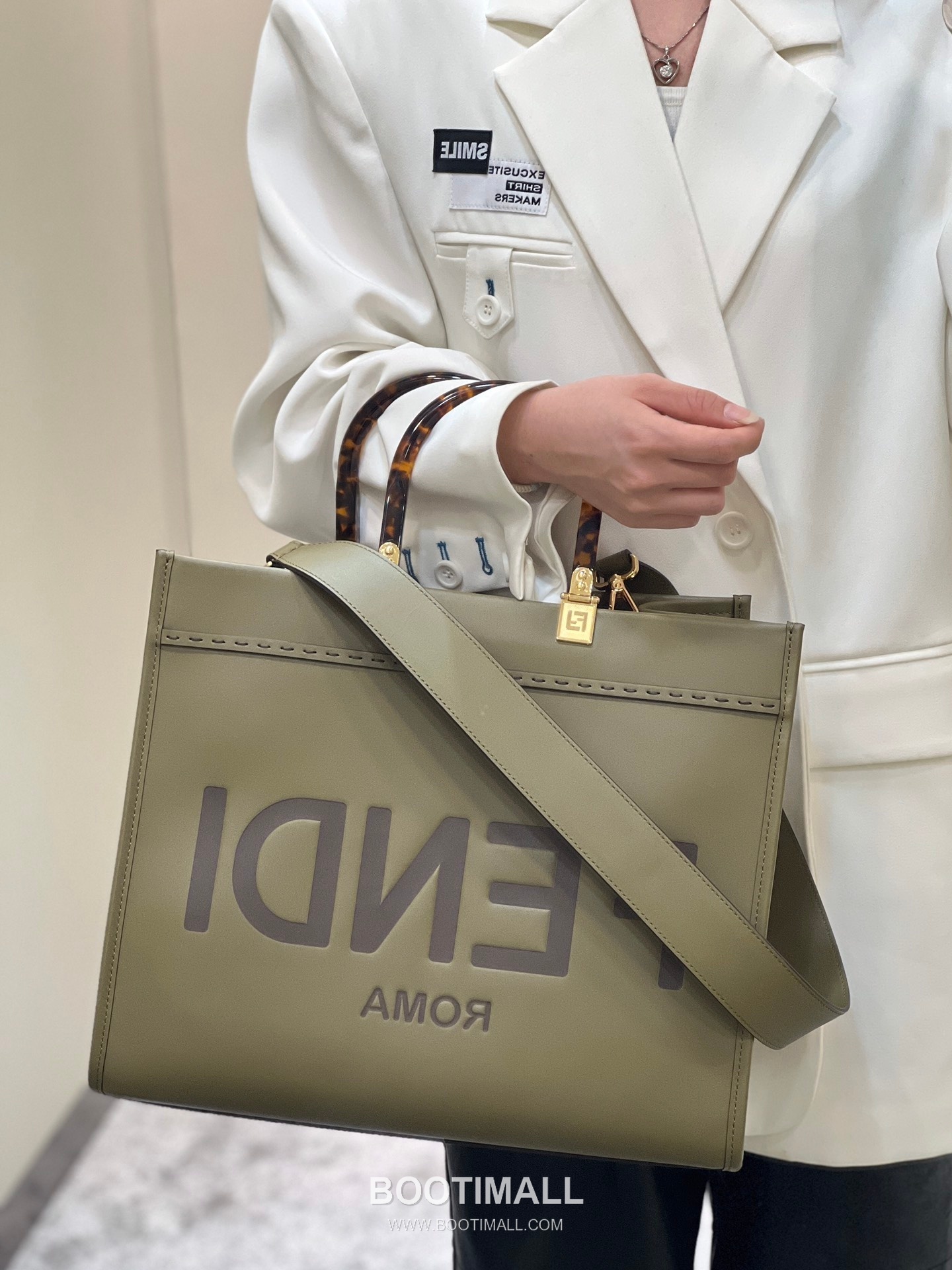 Fendi Amber Handle Shopping Cowhide Olive Green Shopper Bag 펜디 앰버 핸들 쇼핑 소가죽 올리브 그린 쇼퍼백 36cm 10