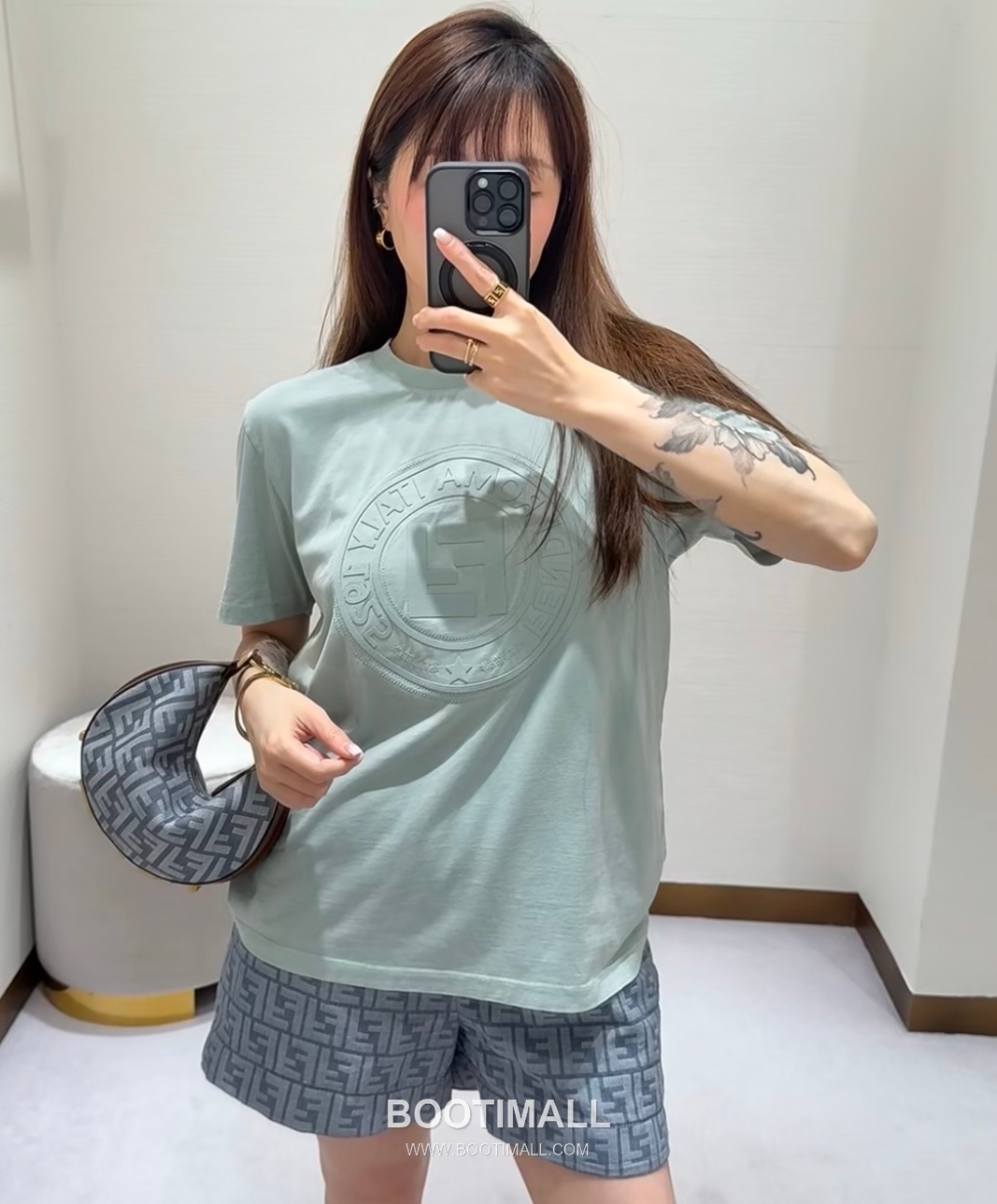 Fendi Fendigraphy Jacquard Logo Crescent Denim Blue Shoulder Bag 펜디 그래피 자카드 로고 크레센트 데님 블루 숄더백 20cm 26