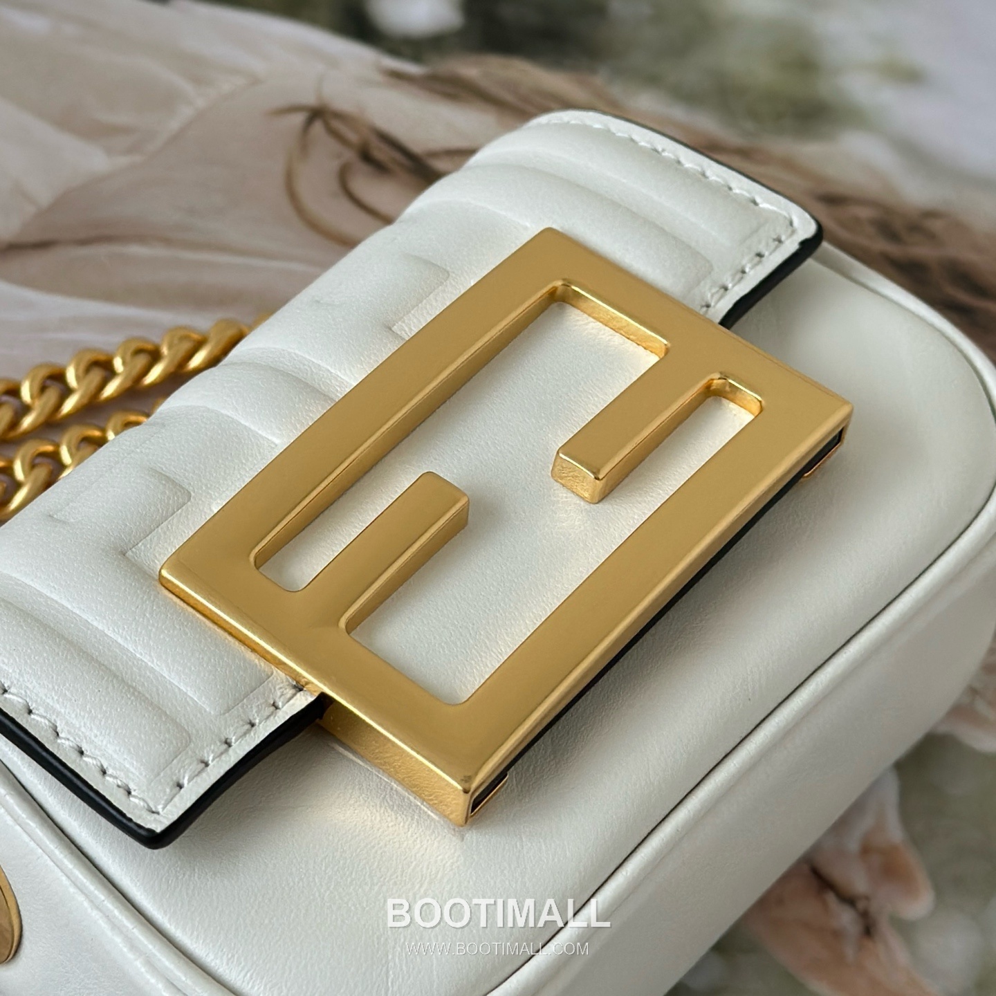 Fendi Nano Baguette Lambskin Crossbody Bag 펜디 나노 바게트 램스킨 크로스백 11cm 10