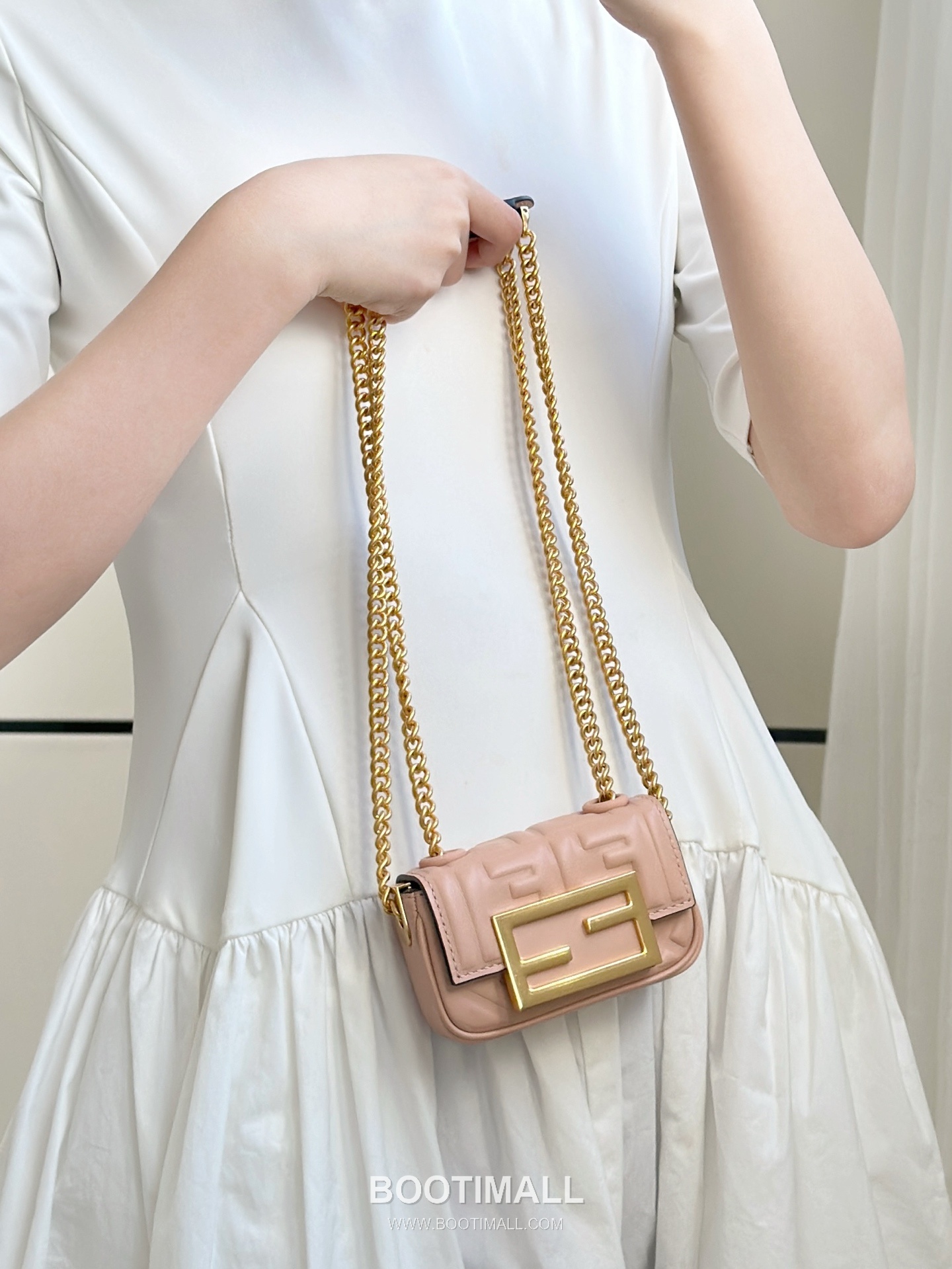 Fendi Nano Baguette Lambskin Crossbody Bag 펜디 나노 바게트 램스킨 크로스백 11cm 2