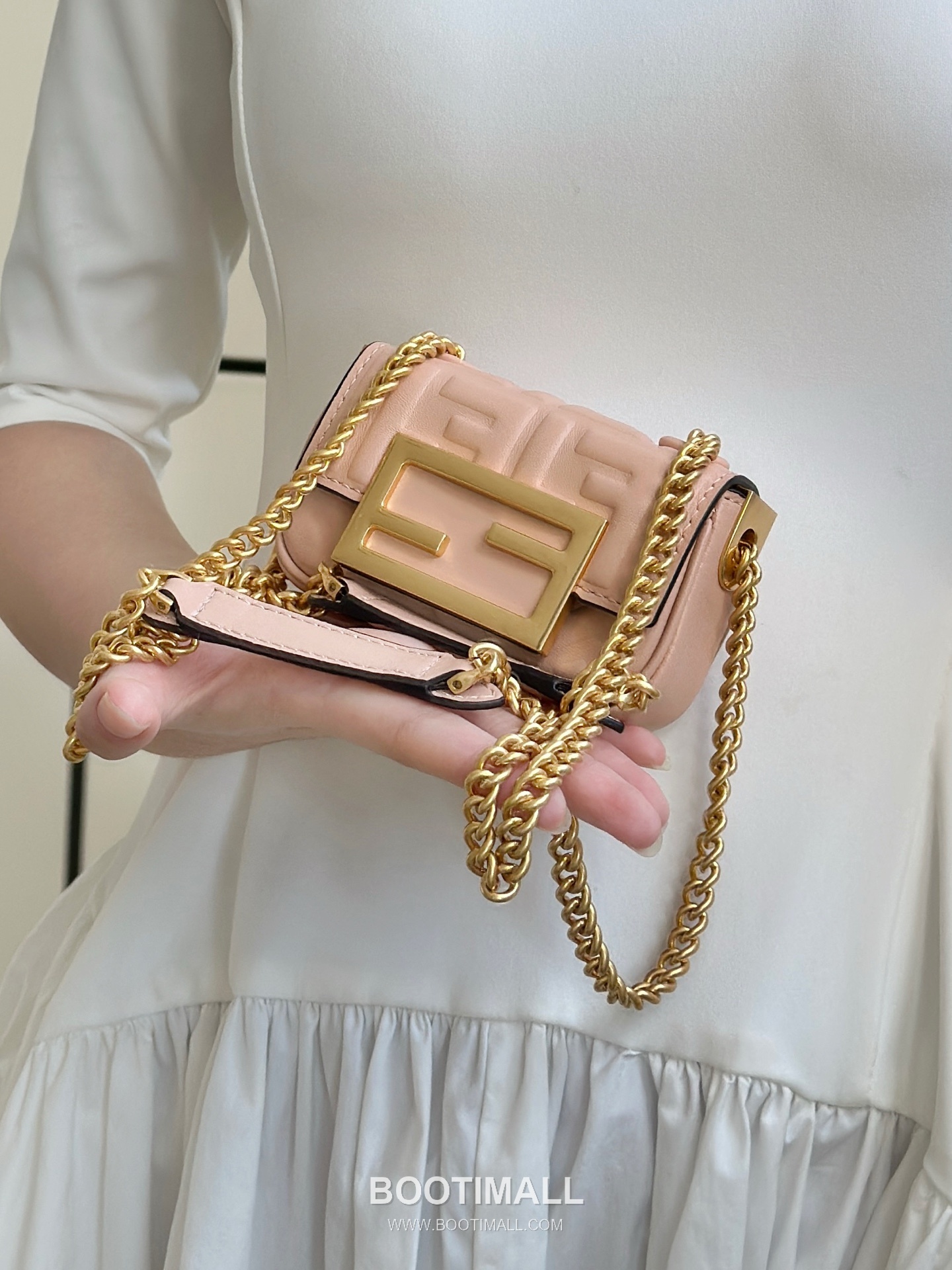 Fendi Nano Baguette Lambskin Crossbody Bag 펜디 나노 바게트 램스킨 크로스백 11cm 3