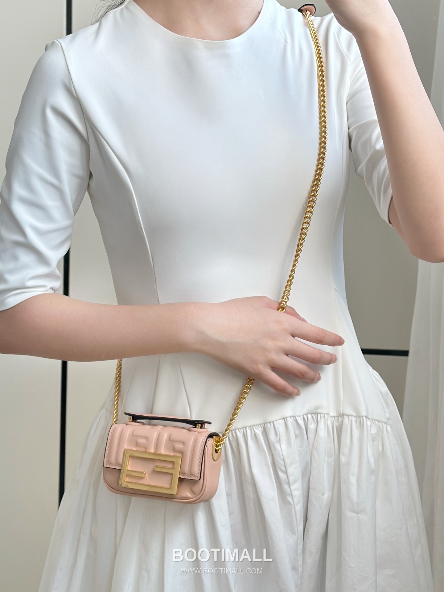 Fendi Nano Baguette Lambskin Crossbody Bag 펜디 나노 바게트 램스킨 크로스백 11cm 4