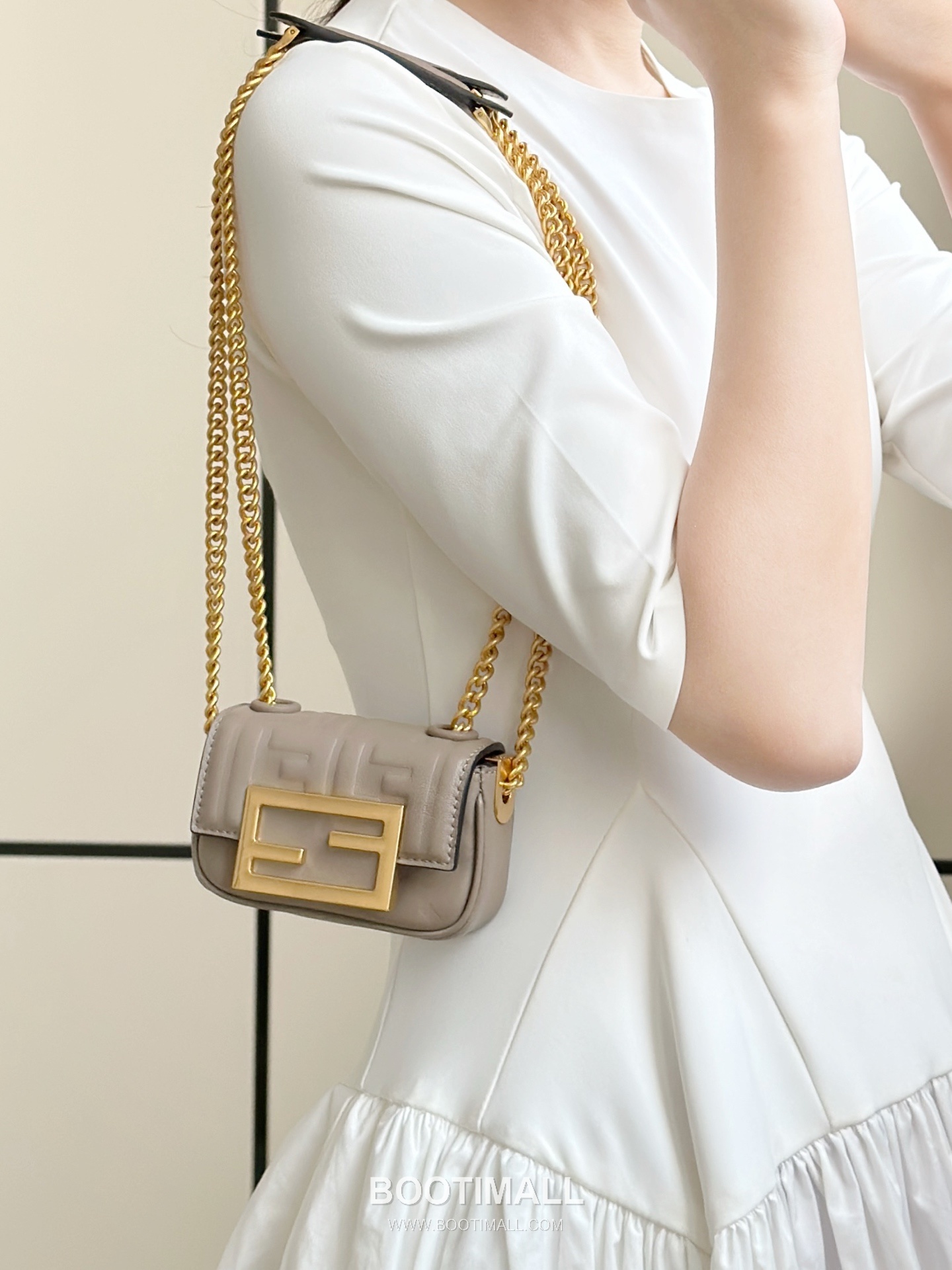 Fendi Nano Baguette Lambskin Chain Mini Bag 펜디 나노 바게트 램스킨 체인 미니백 11cm 2