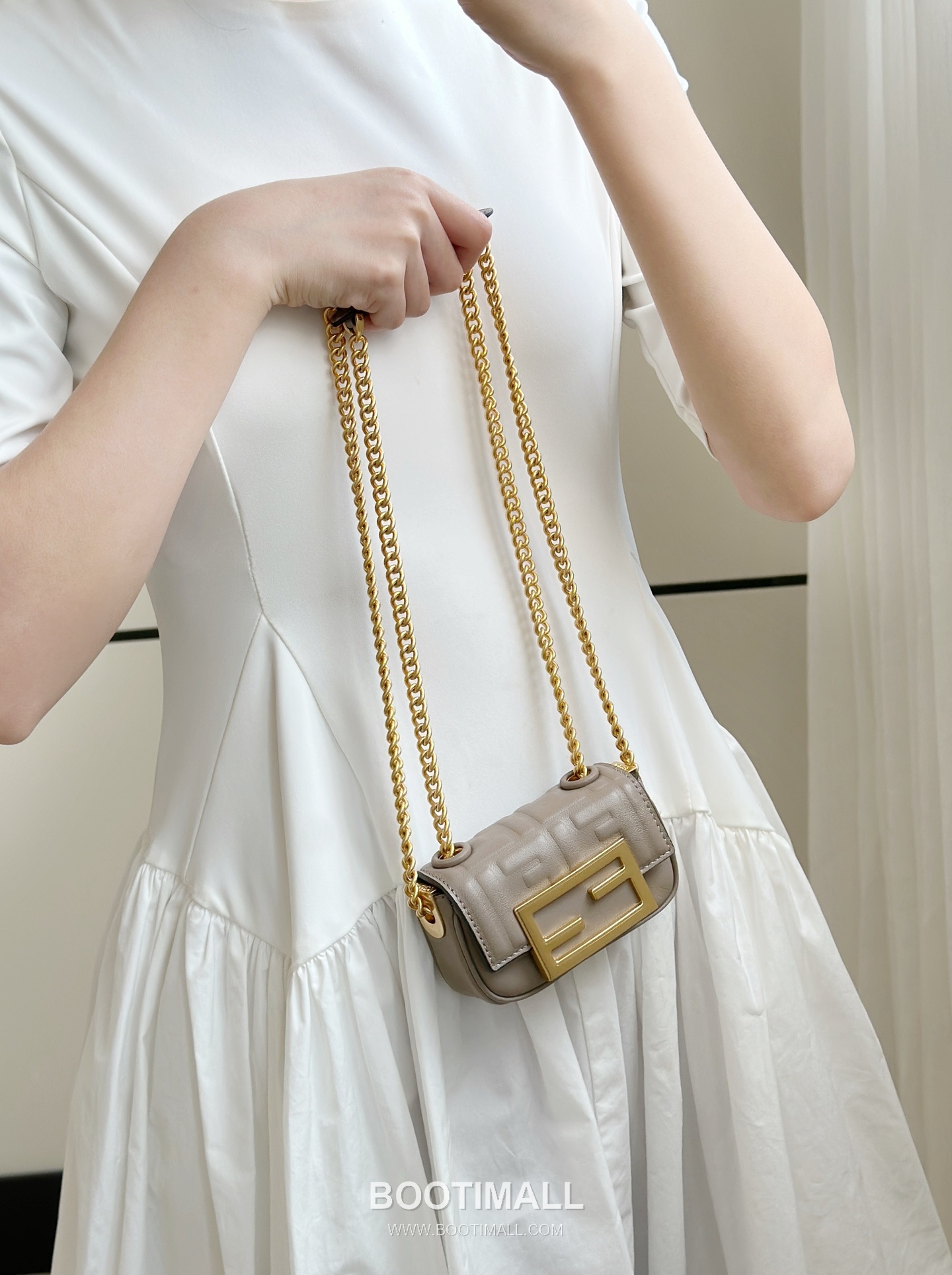 Fendi Nano Baguette Lambskin Chain Mini Bag 펜디 나노 바게트 램스킨 체인 미니백 11cm 3