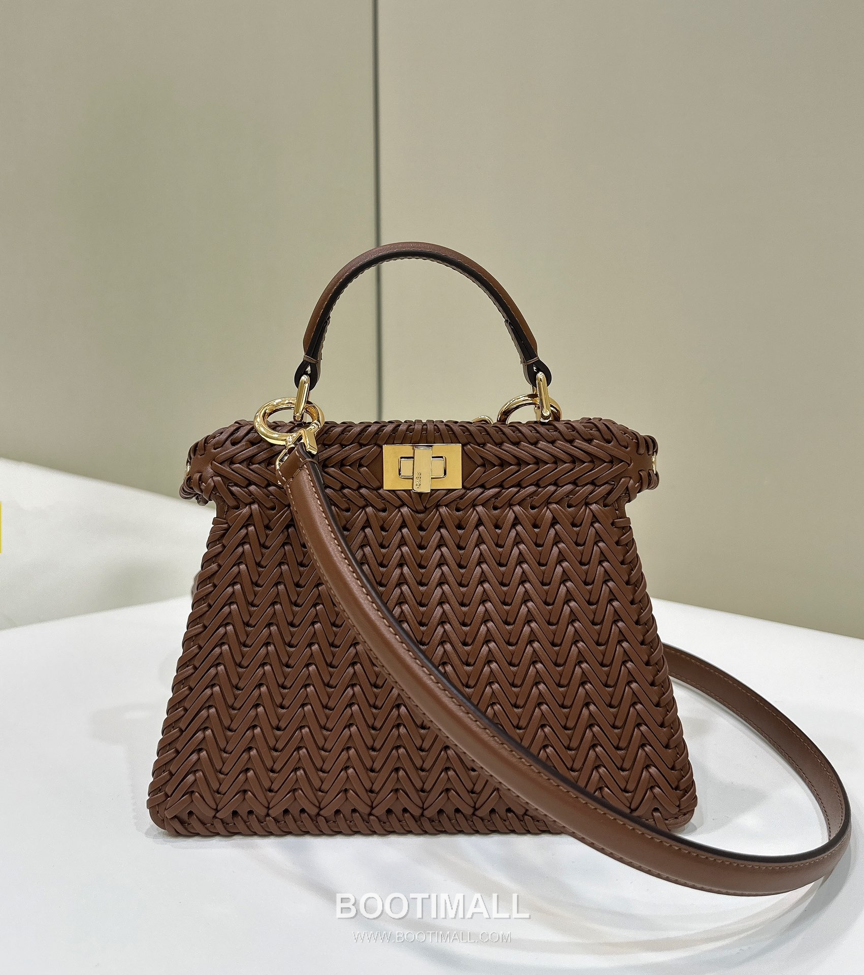 Fendi Peekaboo ISeeU Braided Woven Calfskin Caramel Top Handle Bag 펜디 피카부 아이씨유 브레이디드 위빙 카프스킨 카라멜 탑핸들백 20cm 8