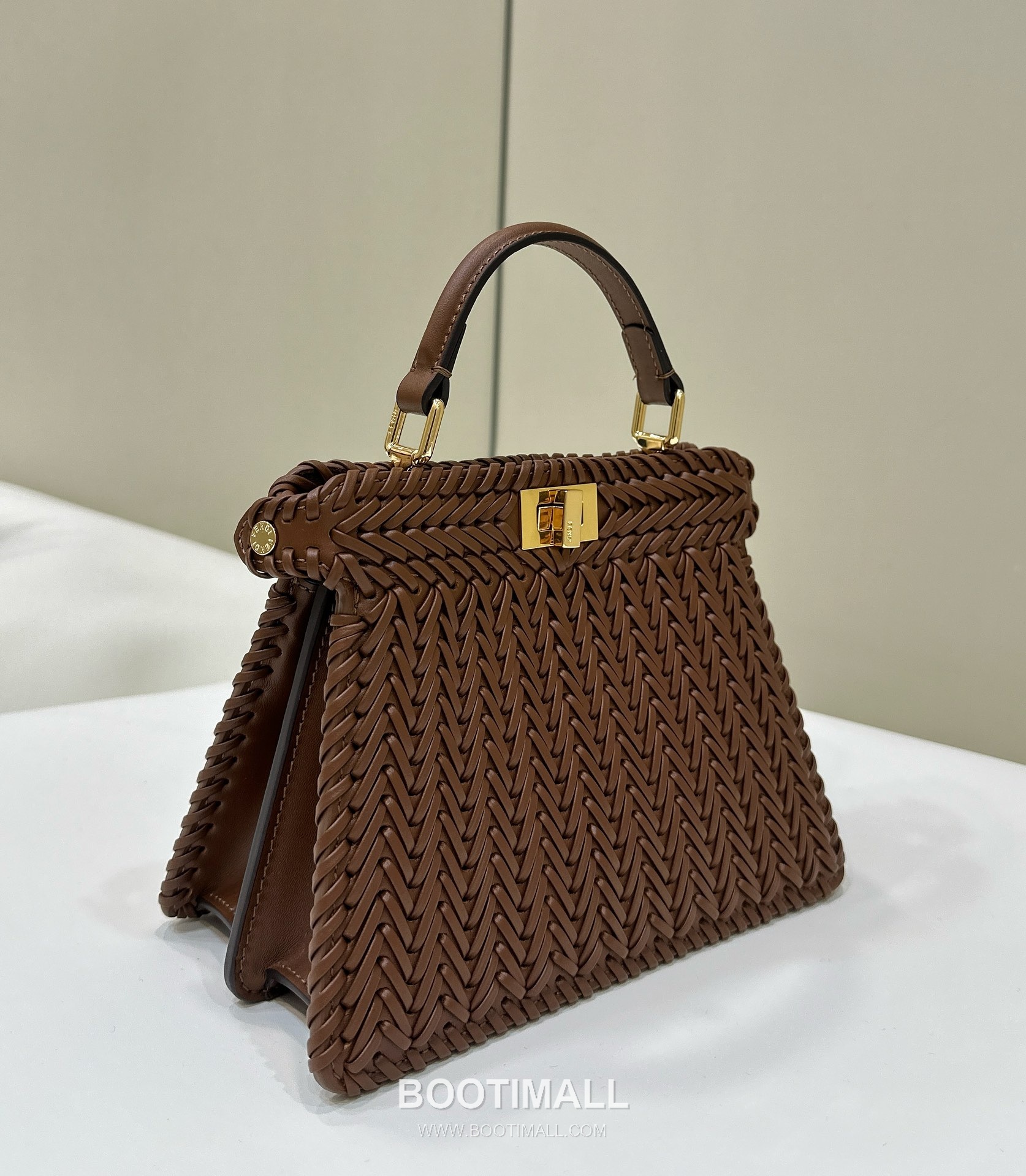 Fendi Peekaboo ISeeU Braided Woven Calfskin Caramel Top Handle Bag 펜디 피카부 아이씨유 브레이디드 위빙 카프스킨 카라멜 탑핸들백 20cm 10