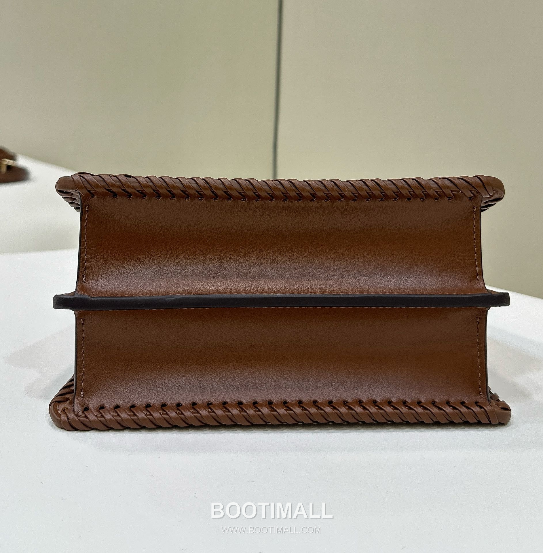 Fendi Peekaboo ISeeU Braided Woven Calfskin Caramel Top Handle Bag 펜디 피카부 아이씨유 브레이디드 위빙 카프스킨 카라멜 탑핸들백 20cm 11