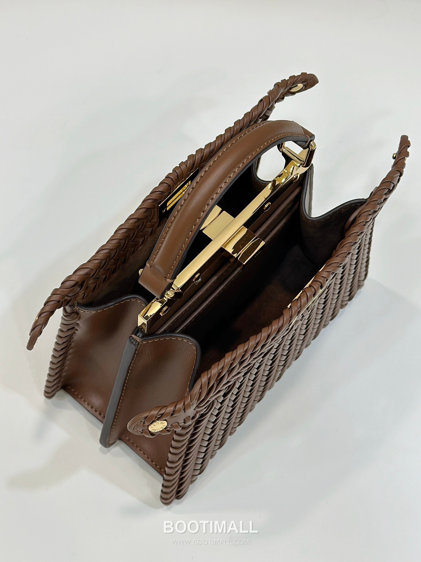 Fendi Peekaboo ISeeU Braided Woven Calfskin Caramel Top Handle Bag 펜디 피카부 아이씨유 브레이디드 위빙 카프스킨 카라멜 탑핸들백 20cm 15