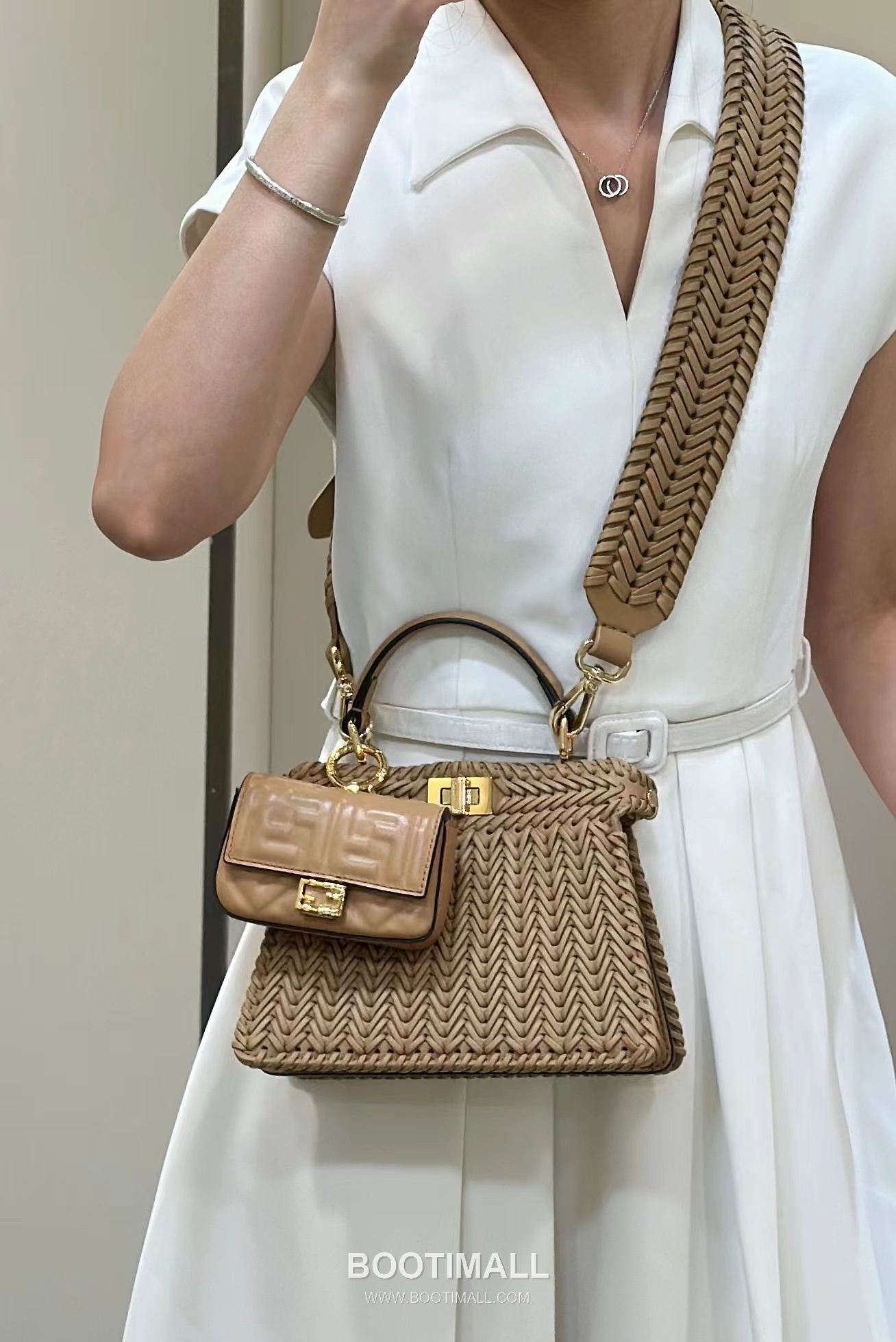 Fendi Peekaboo ISeeU Braided Woven Calfskin Top Handle Bag 펜디 피카부 아이씨유 브레이디드 우븐 카프스킨 탑핸들백 20cm 2