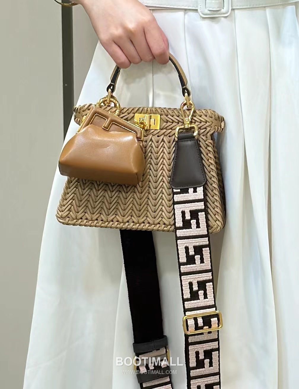 Fendi Peekaboo ISeeU Braided Woven Calfskin Top Handle Bag 펜디 피카부 아이씨유 브레이디드 우븐 카프스킨 탑핸들백 20cm 6