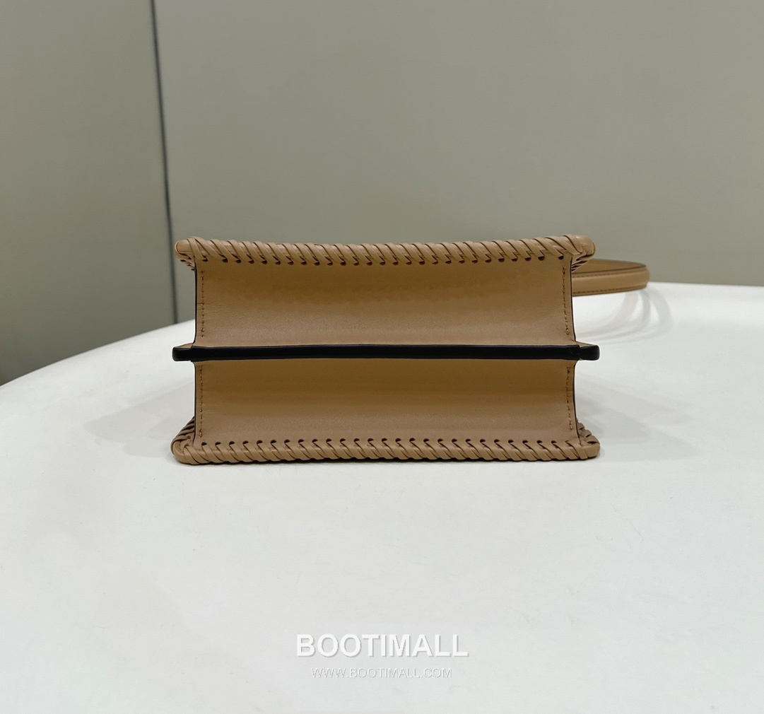 Fendi Peekaboo ISeeU Braided Woven Calfskin Top Handle Bag 펜디 피카부 아이씨유 브레이디드 우븐 카프스킨 탑핸들백 20cm 12