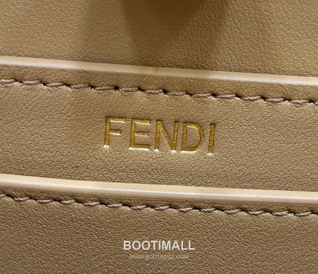 Fendi Peekaboo ISeeU Braided Woven Calfskin Top Handle Bag 펜디 피카부 아이씨유 브레이디드 우븐 카프스킨 탑핸들백 20cm 14