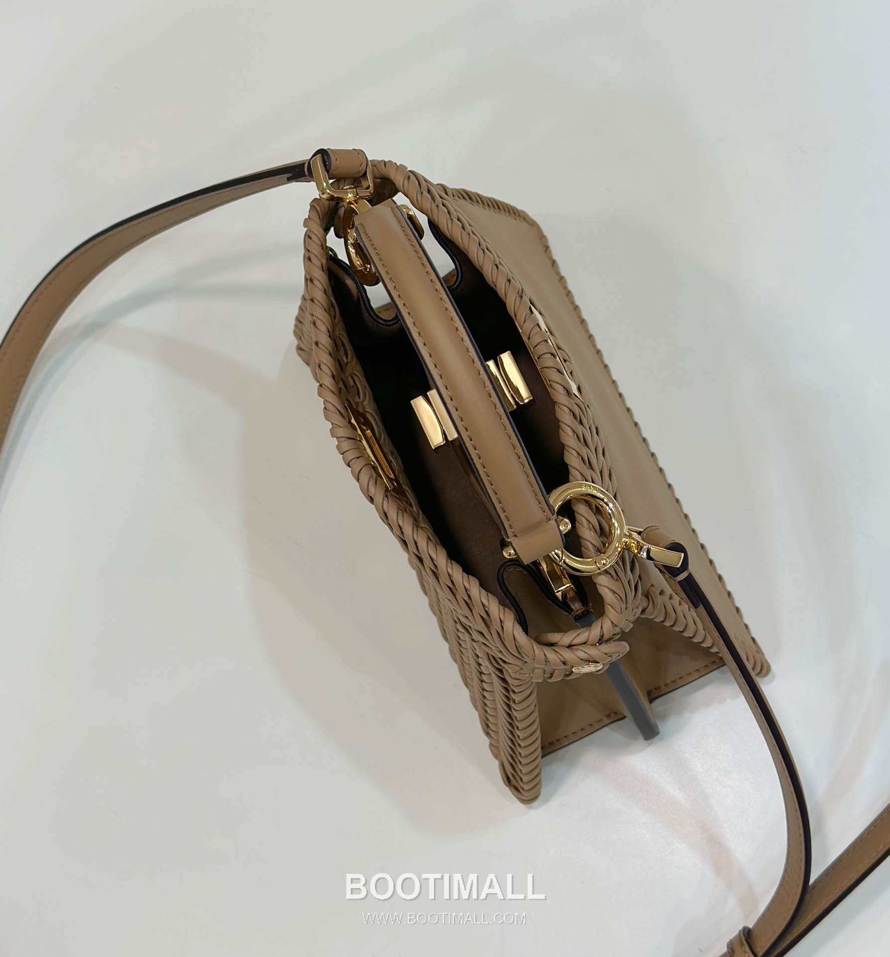 Fendi Peekaboo ISeeU Braided Woven Calfskin Top Handle Bag 펜디 피카부 아이씨유 브레이디드 우븐 카프스킨 탑핸들백 20cm 17